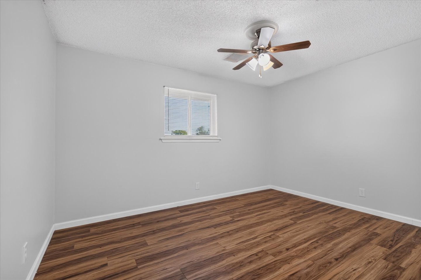 805 Castle Road Property Photo 25