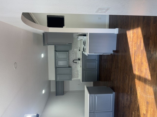 4129 W 8th Street Property Photo 3