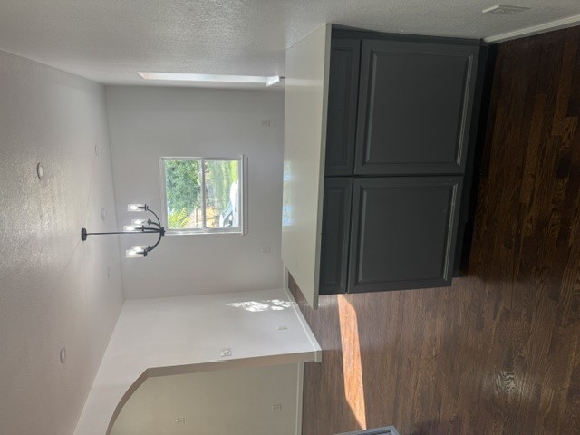 4129 W 8th Street Property Photo 4