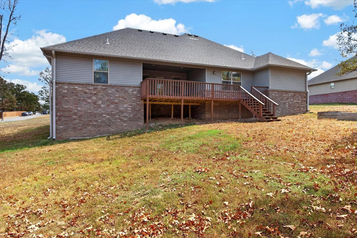 301 Eagle Crest Property Photo 9
