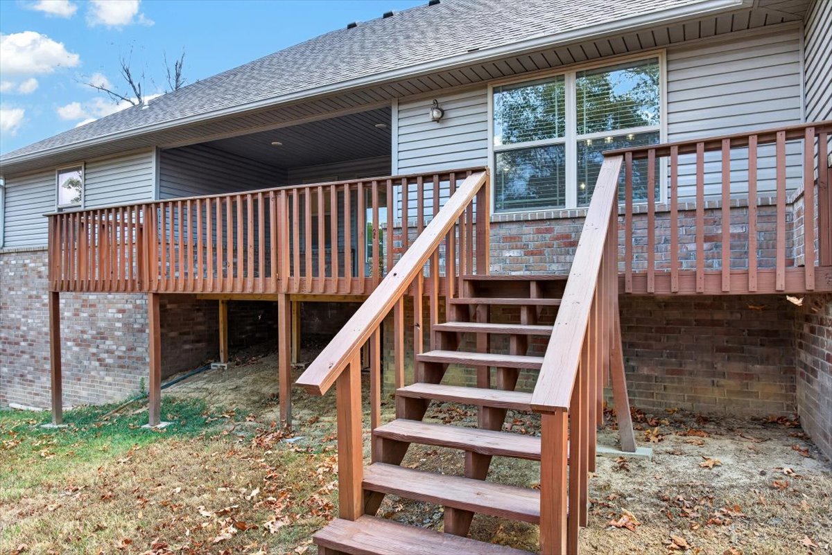 301 Eagle Crest Property Photo 10