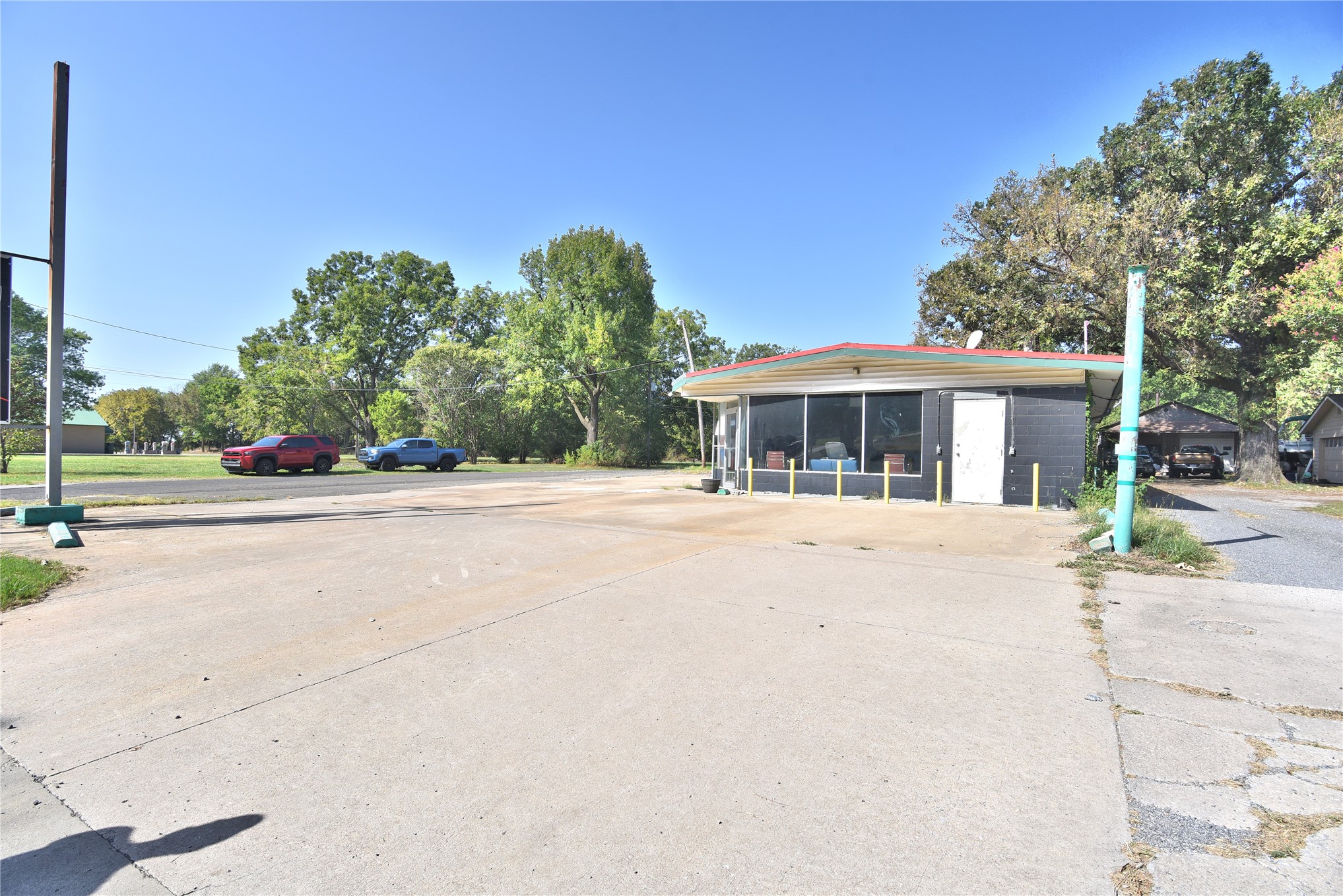 1110 S Mcquarrie Avenue Property Photo 1