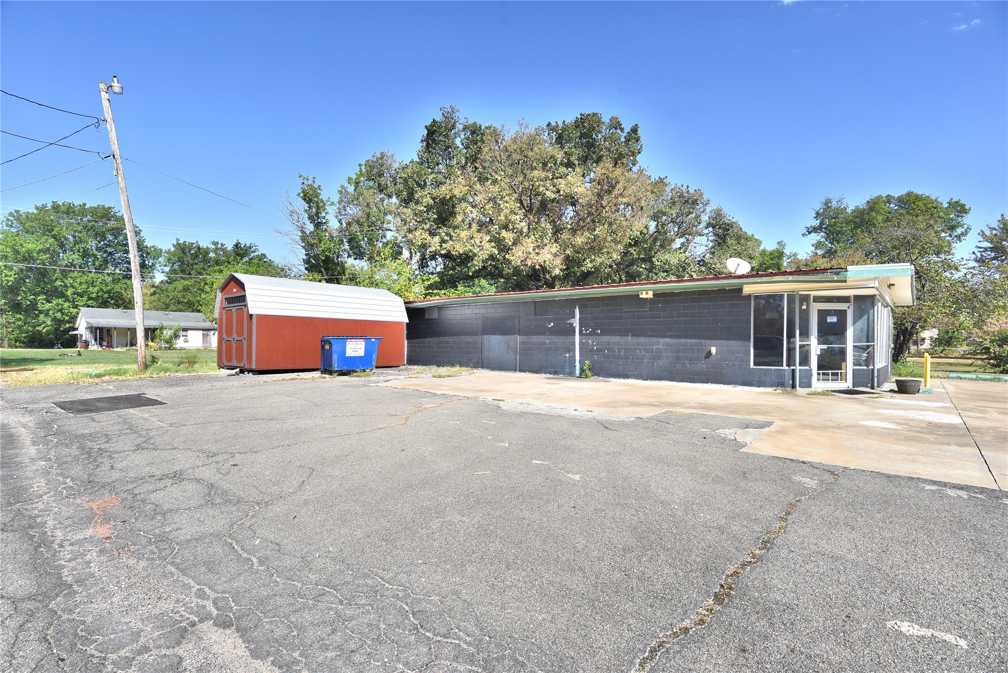 1110 S Mcquarrie Avenue Property Photo 3