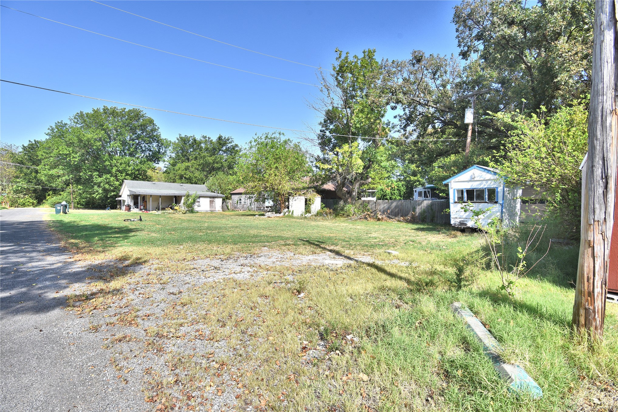 1110 S Mcquarrie Avenue Property Photo 4