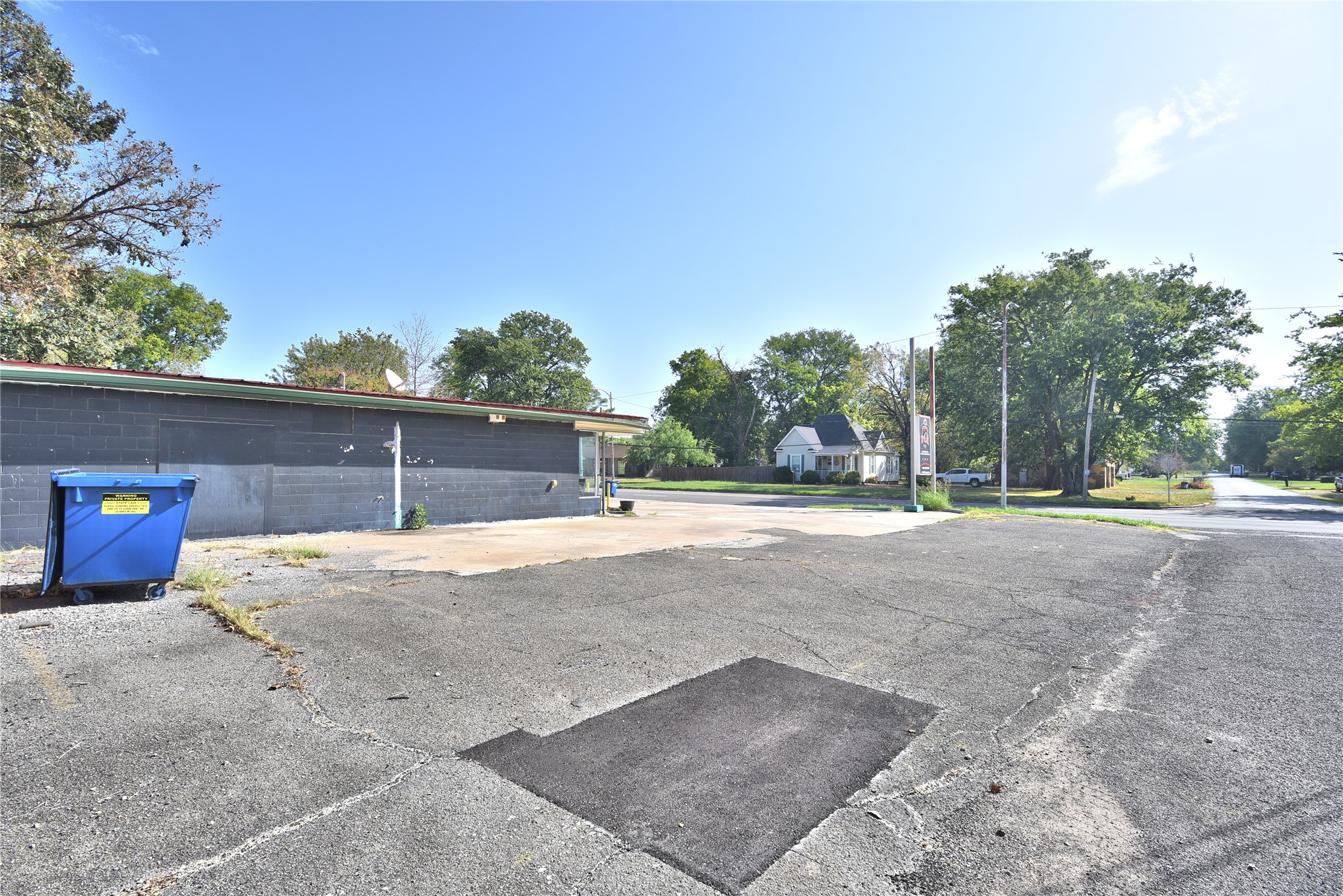 1110 S Mcquarrie Avenue Property Photo 5