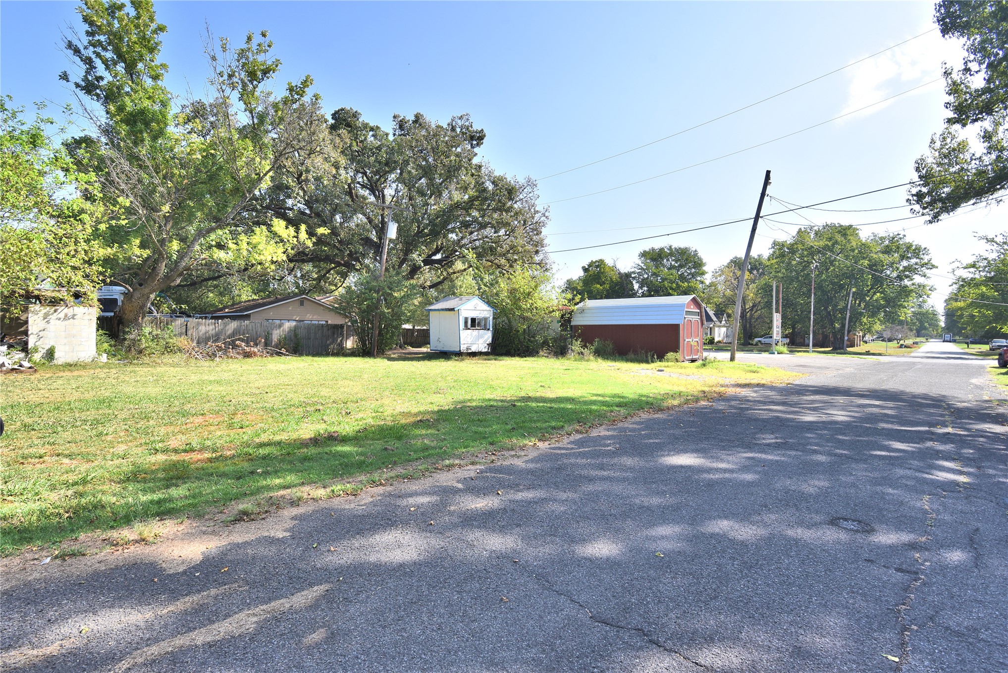 1110 S Mcquarrie Avenue Property Photo 6