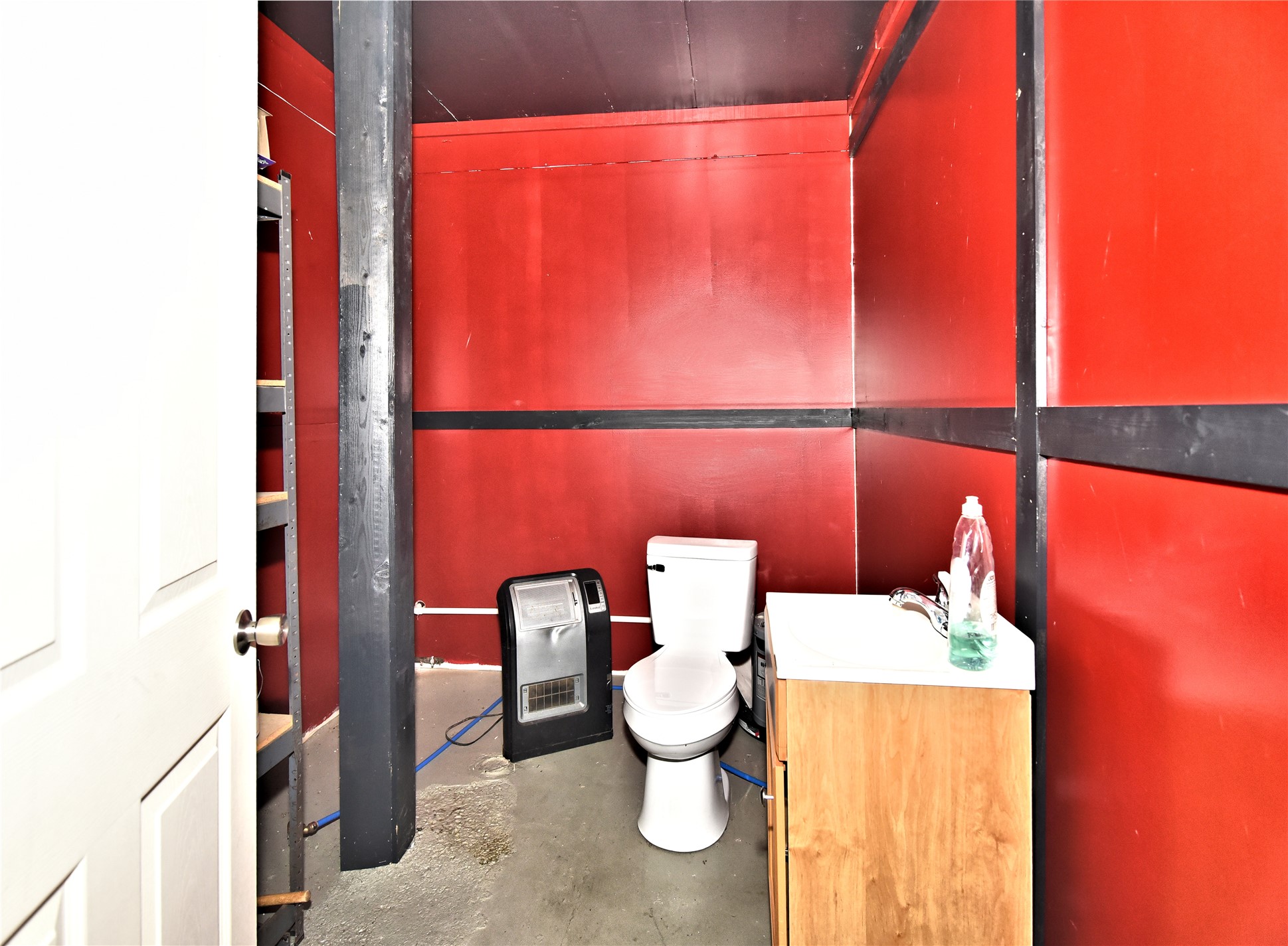 1110 S Mcquarrie Avenue Property Photo 13