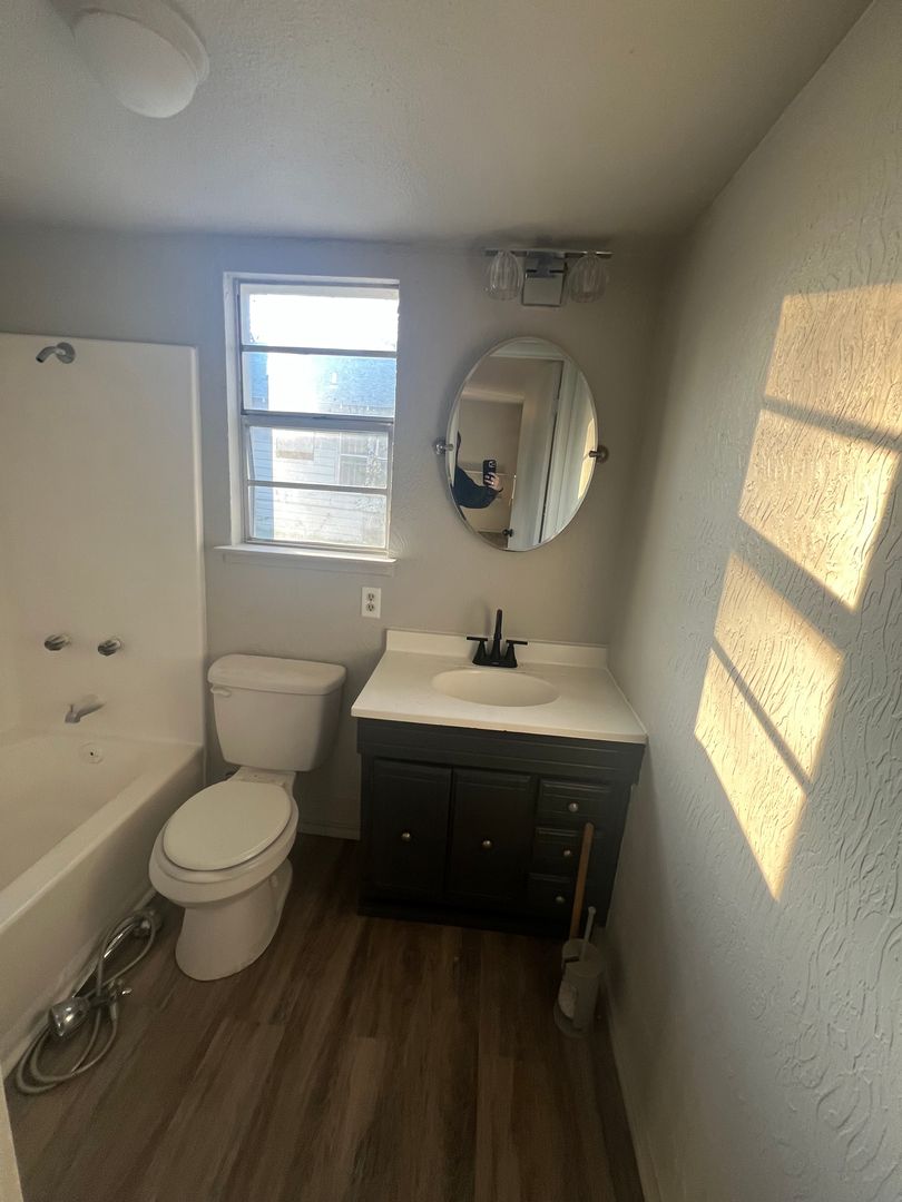 209 11th Nw Property Photo 5