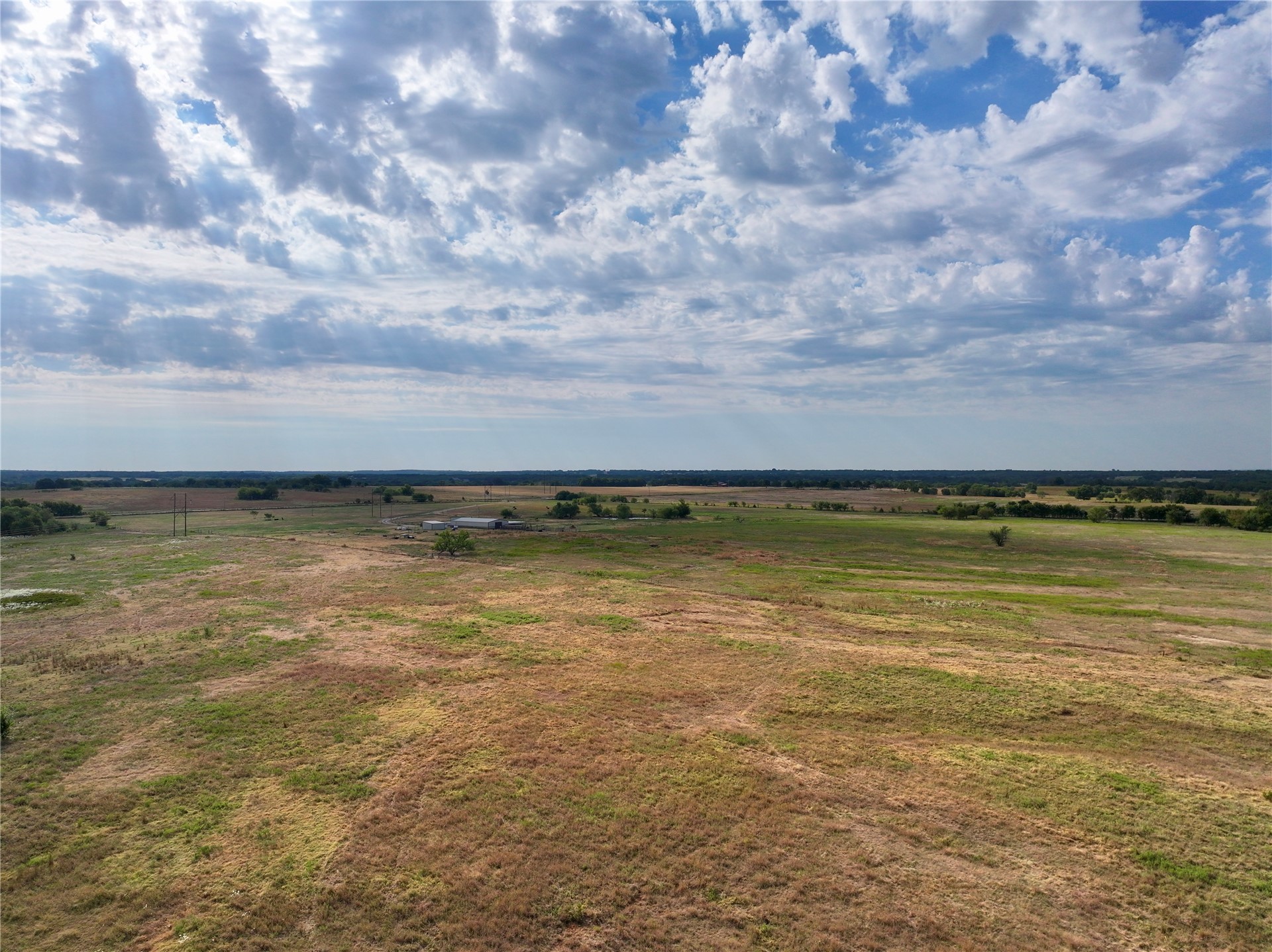 20572 N 3300 Road Property Photo 1