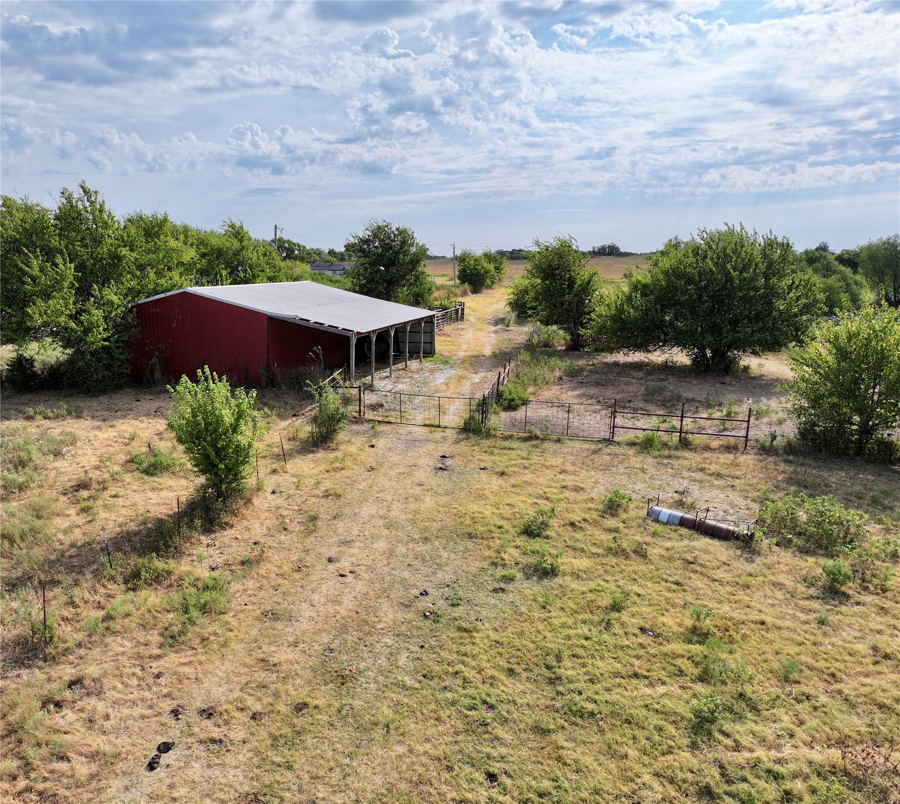 20572 N 3300 Road Property Photo 2
