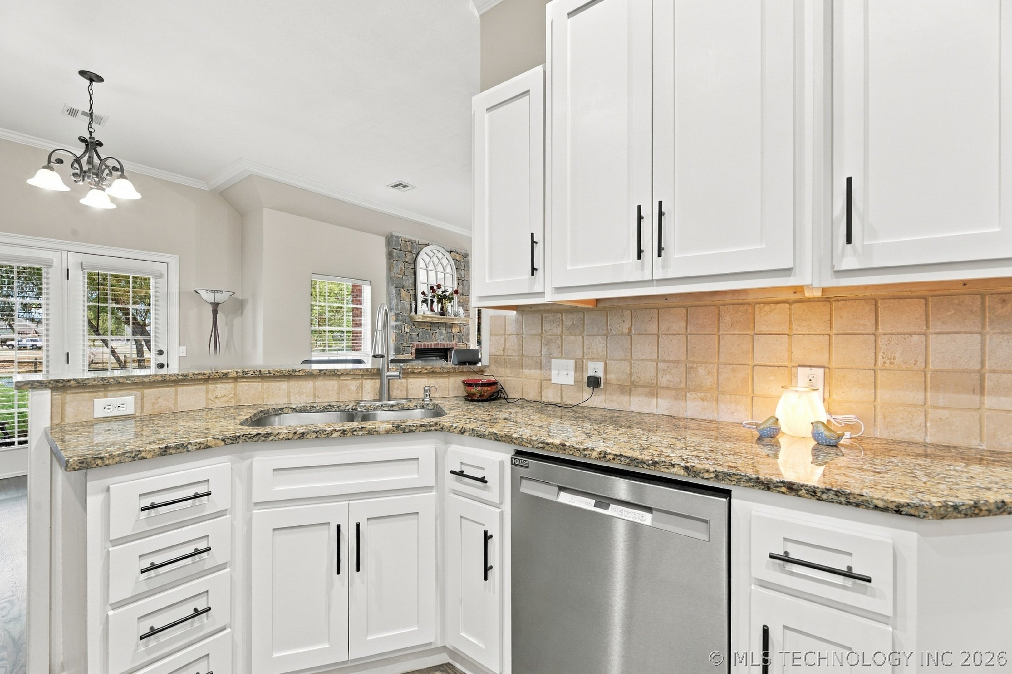 26585 Columbia Crest Drive Property Photo 12