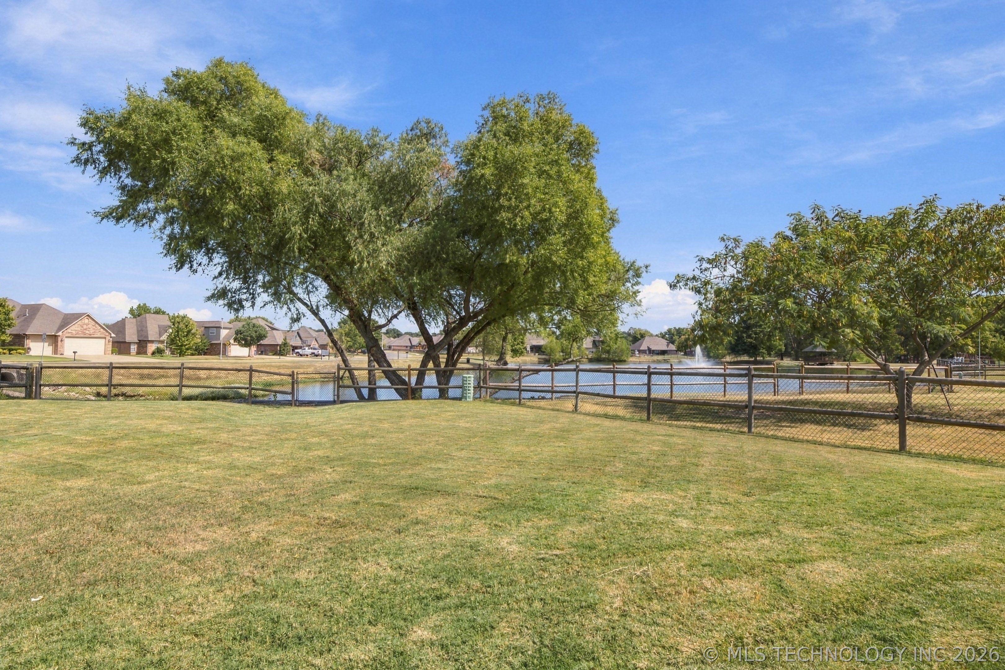 26585 Columbia Crest Drive Property Photo 32