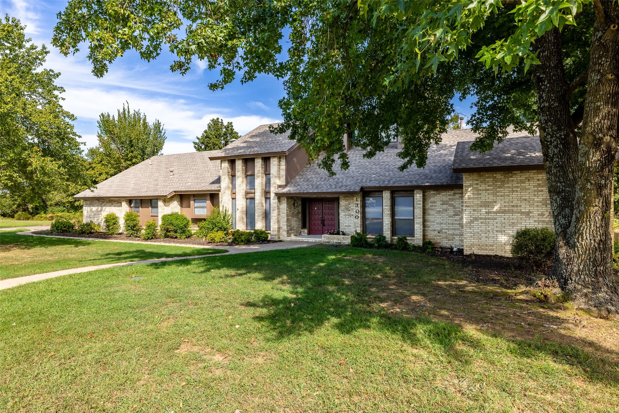 1300 S Bon Terre Street Property Photo 3
