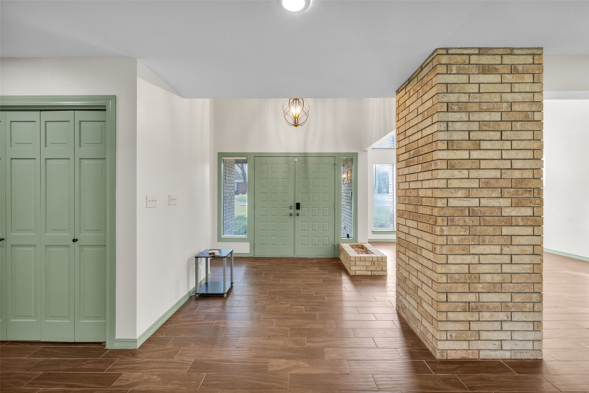 1300 S Bon Terre Street Property Photo 5
