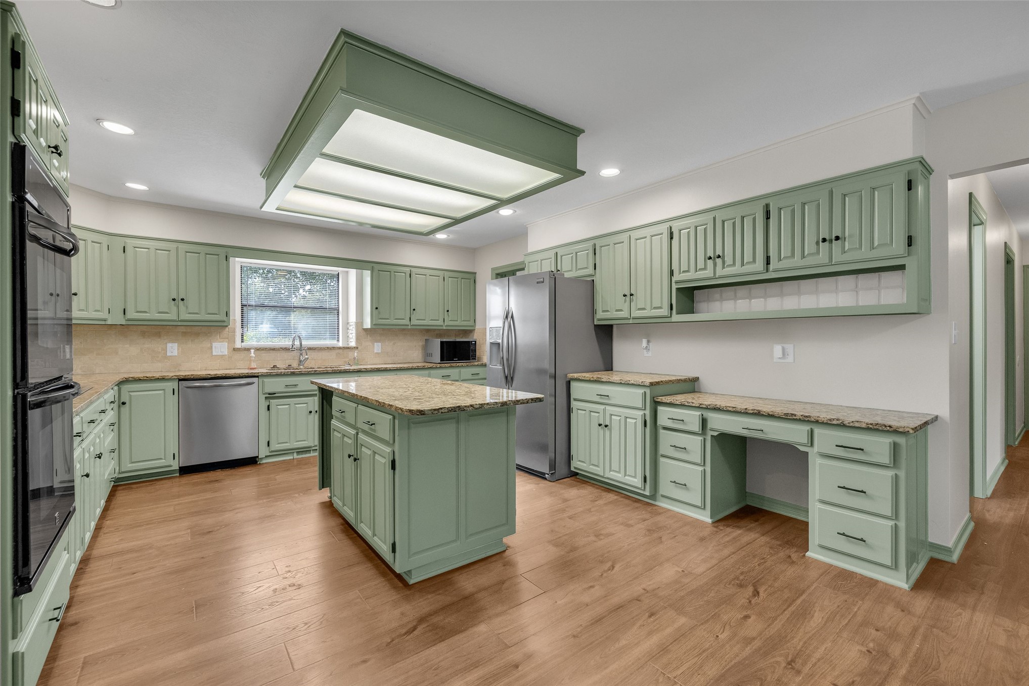 1300 S Bon Terre Street Property Photo 16