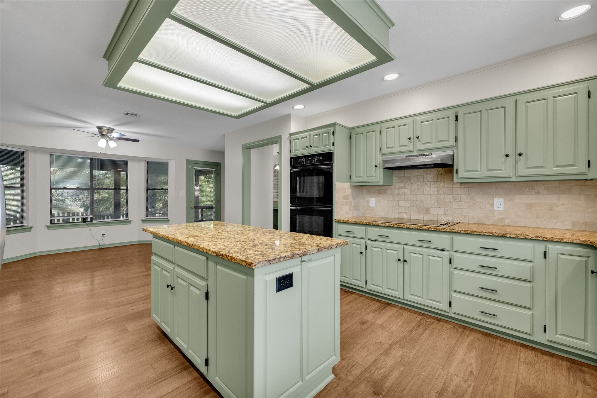 1300 S Bon Terre Street Property Photo 19