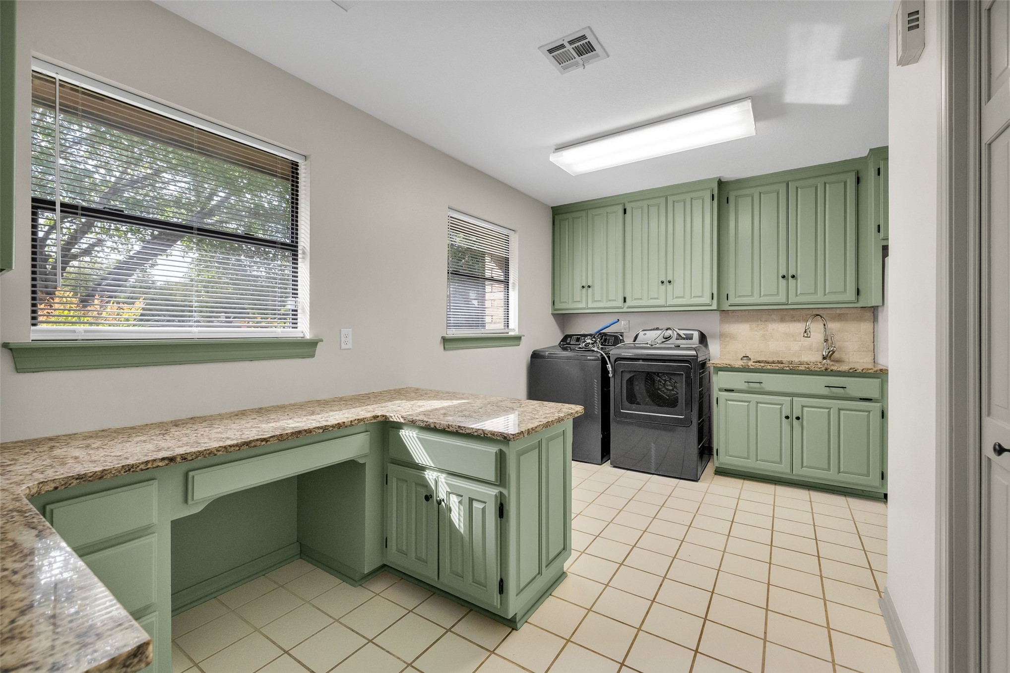 1300 S Bon Terre Street Property Photo 27