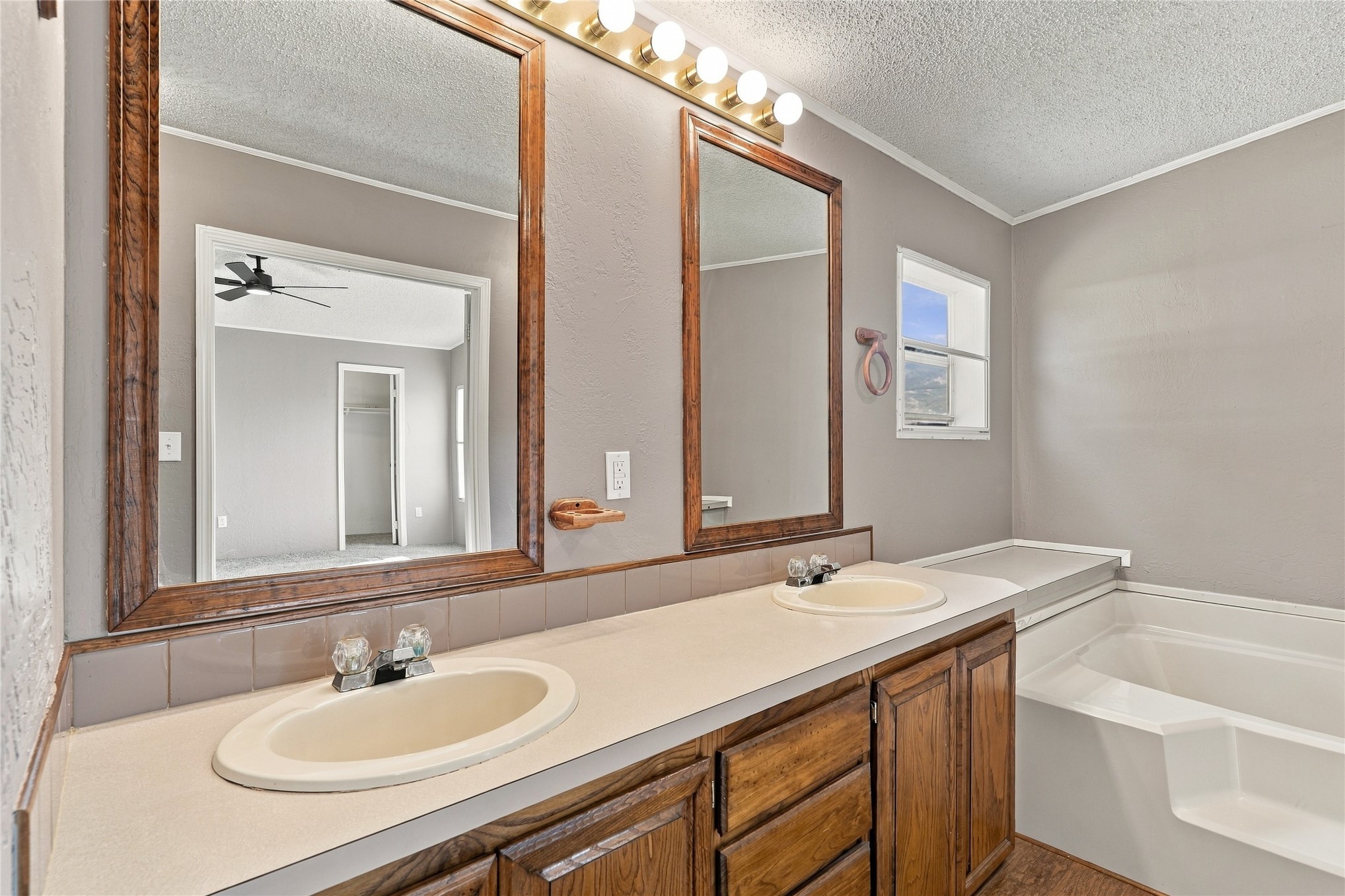 15123 E 440 Road Property Photo 25