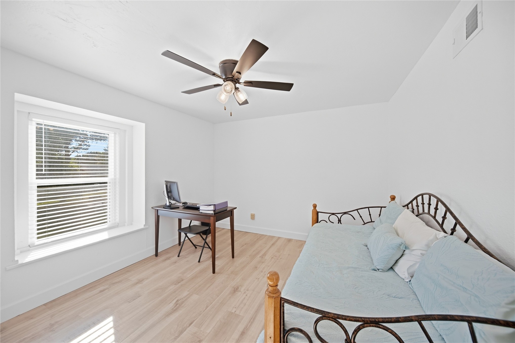 7610 S Maplewood Avenue Property Photo 25