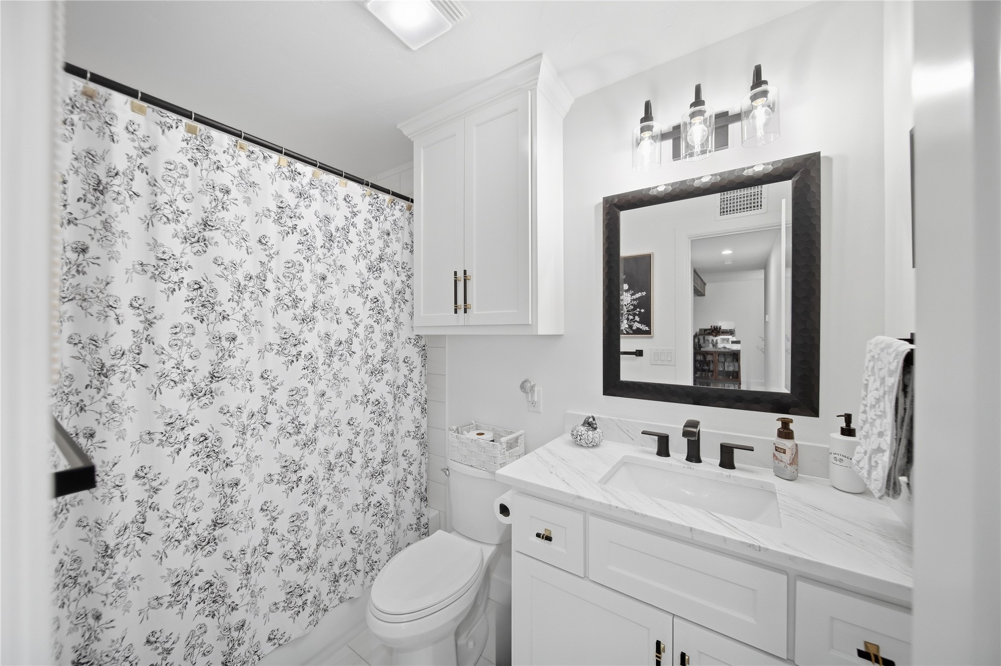 7610 S Maplewood Avenue Property Photo 26