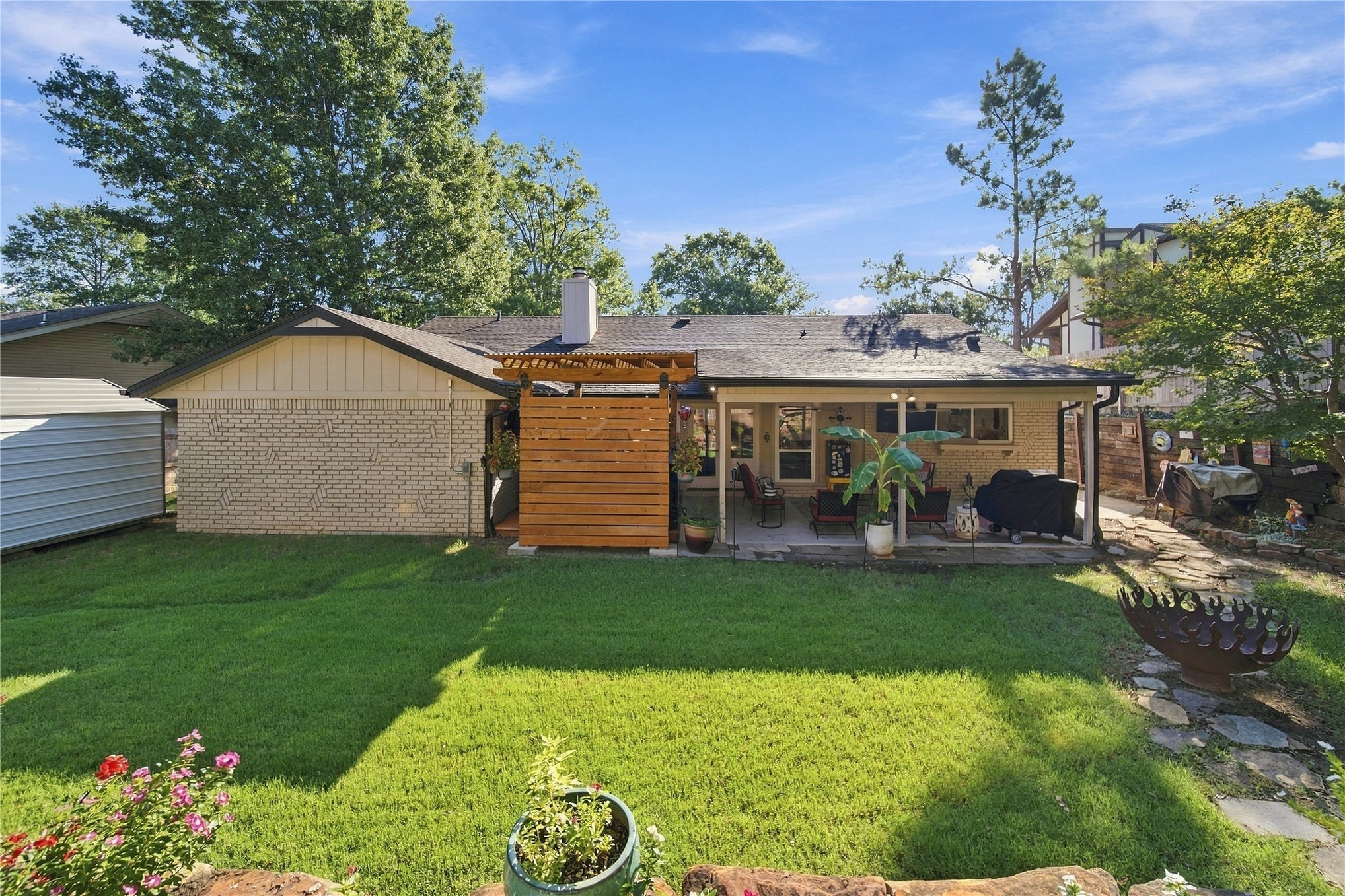 7610 S Maplewood Avenue Property Photo 34