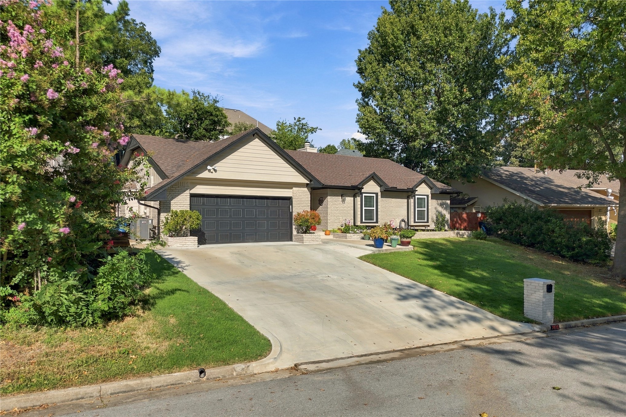 7610 S Maplewood Avenue Property Photo 41