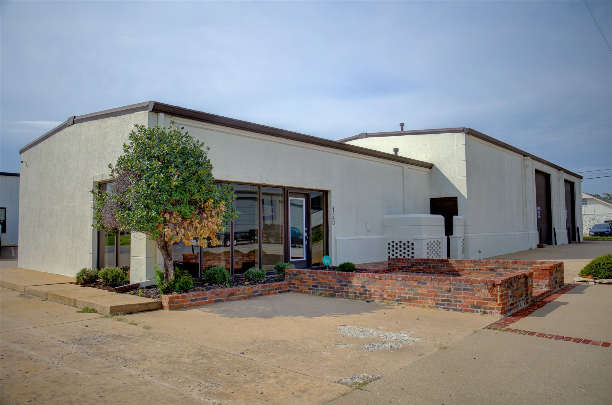 120 S Date Street Property Photo 1