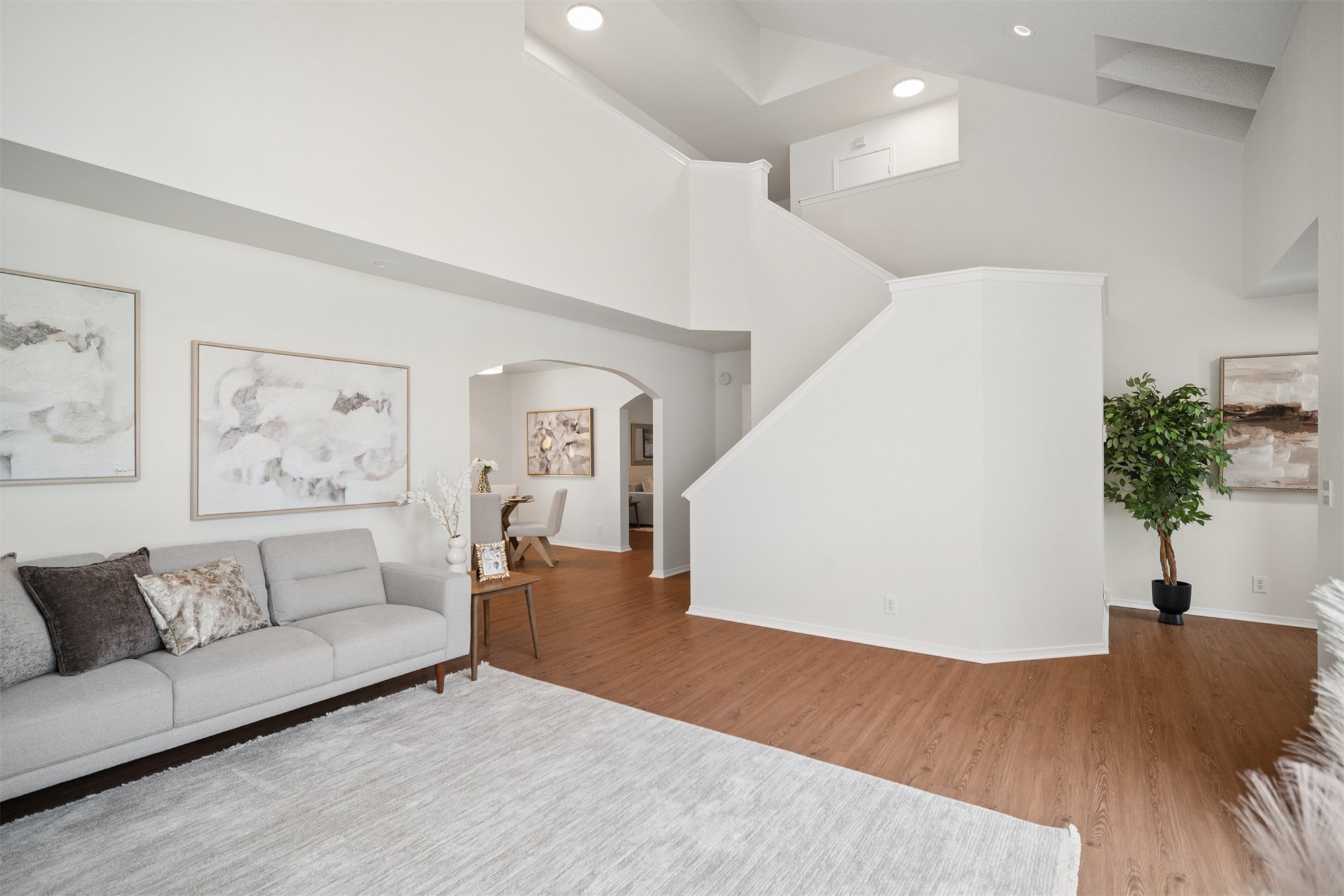 9226 S Fulton Avenue Property Photo 7