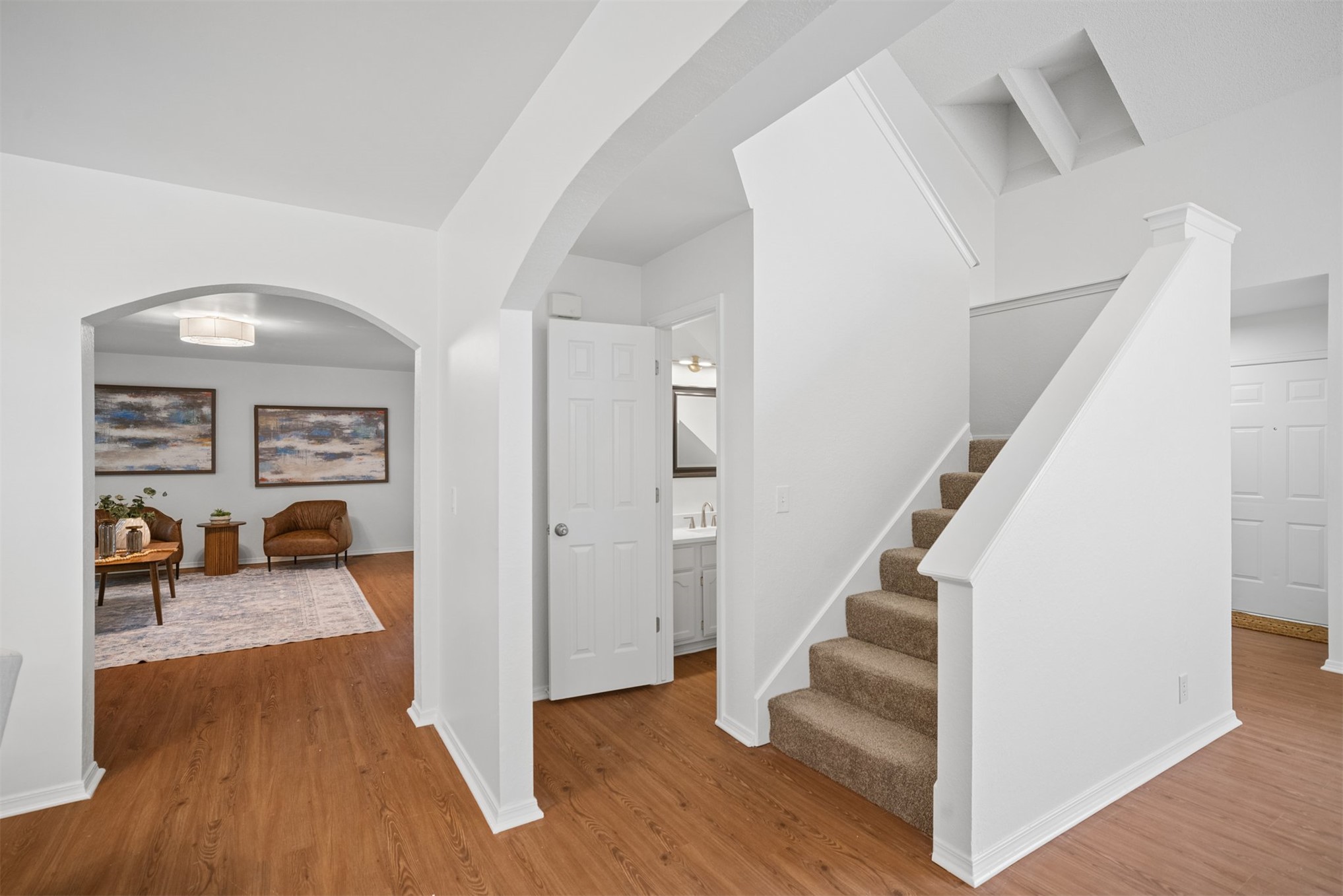 9226 S Fulton Avenue Property Photo 9
