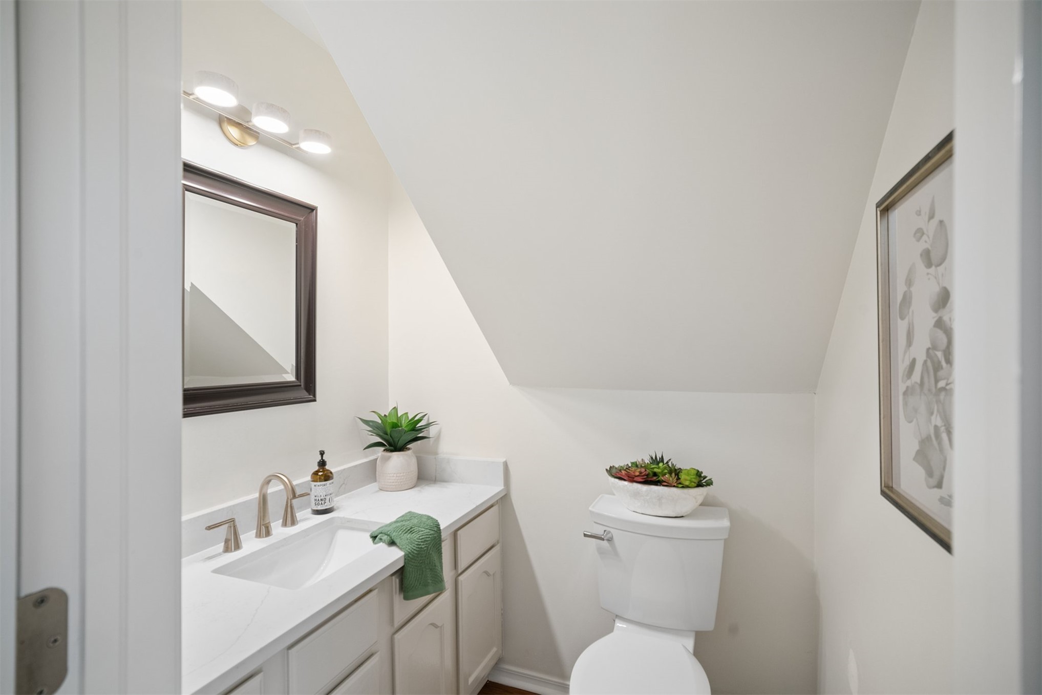 9226 S Fulton Avenue Property Photo 10