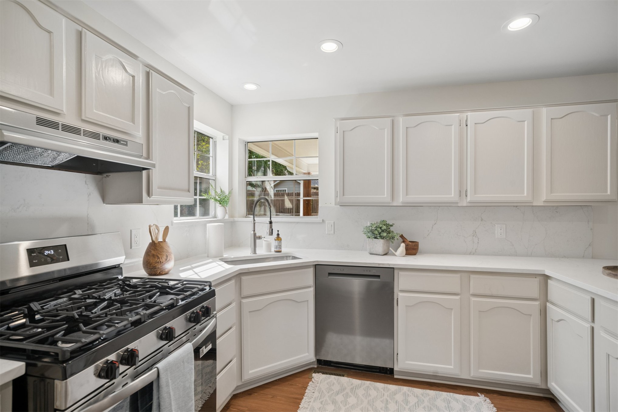 9226 S Fulton Avenue Property Photo 13