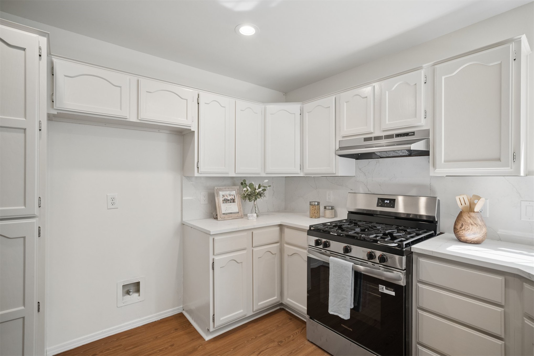 9226 S Fulton Avenue Property Photo 14
