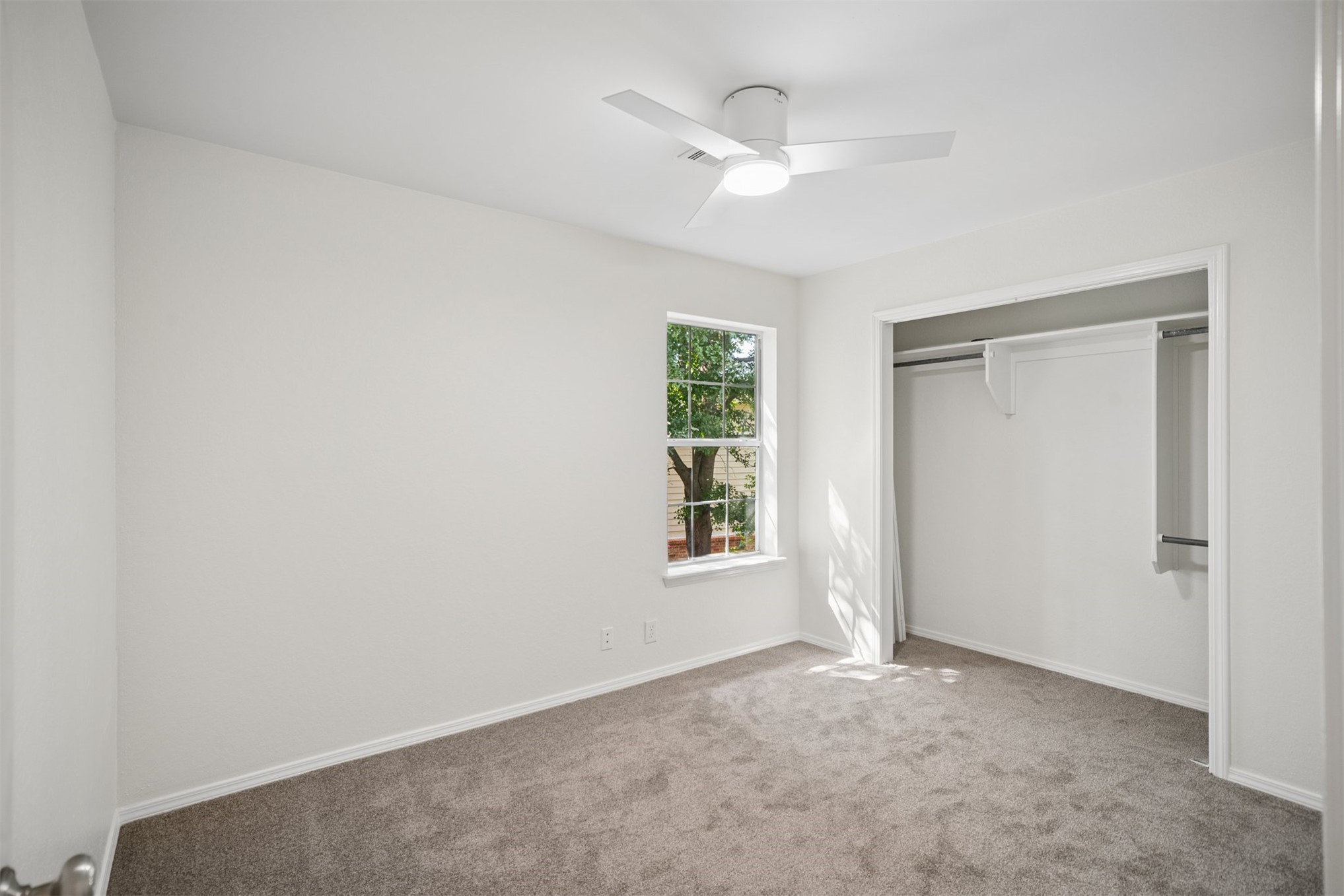 9226 S Fulton Avenue Property Photo 32