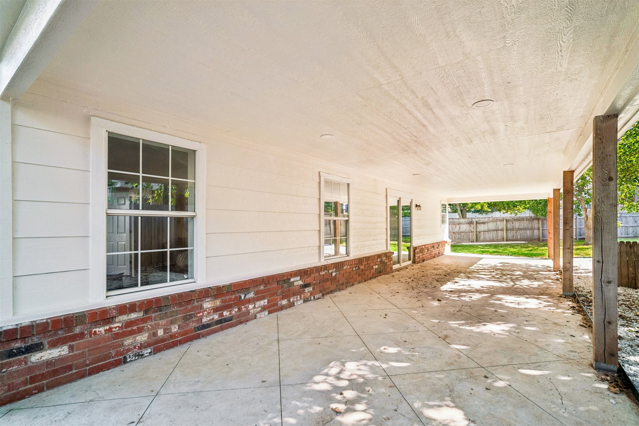 9226 S Fulton Avenue Property Photo 36