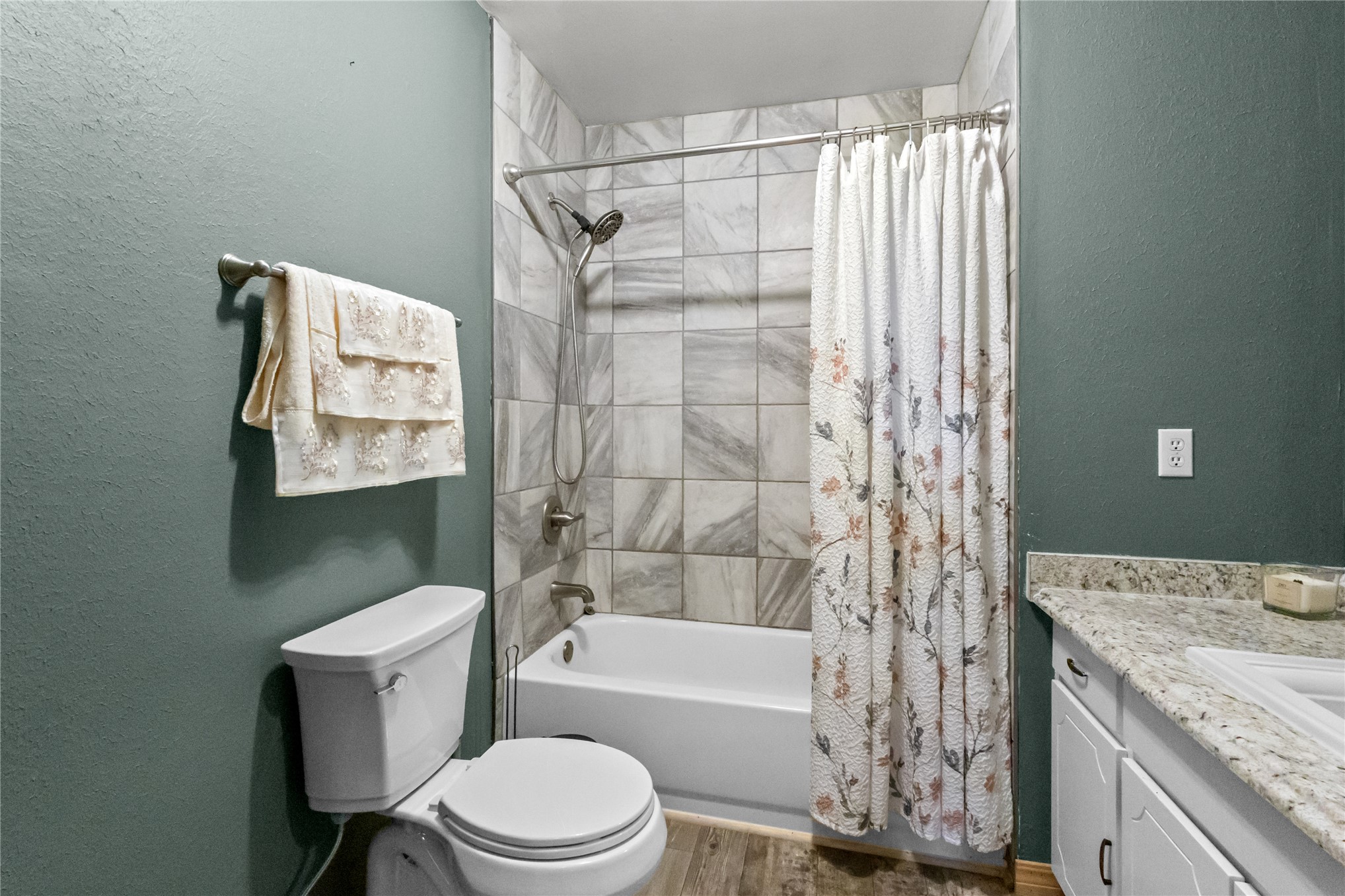 422339 Hwy 266 Property Photo 26