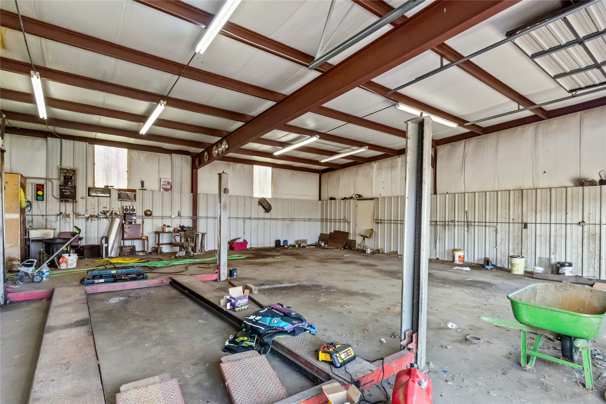 422339 Hwy 266 Property Photo 54