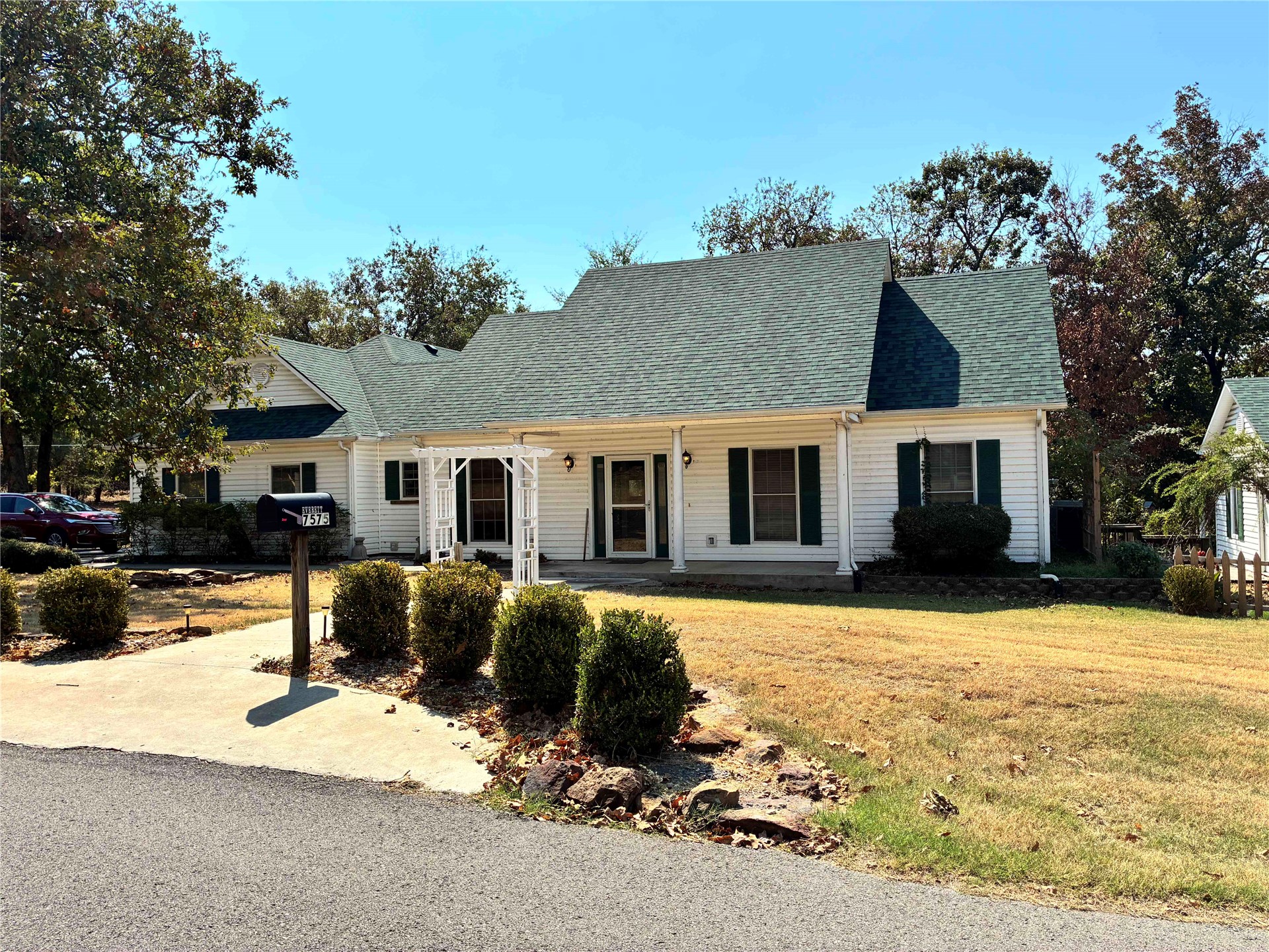 7575 River Ridge Road Property Photo 1