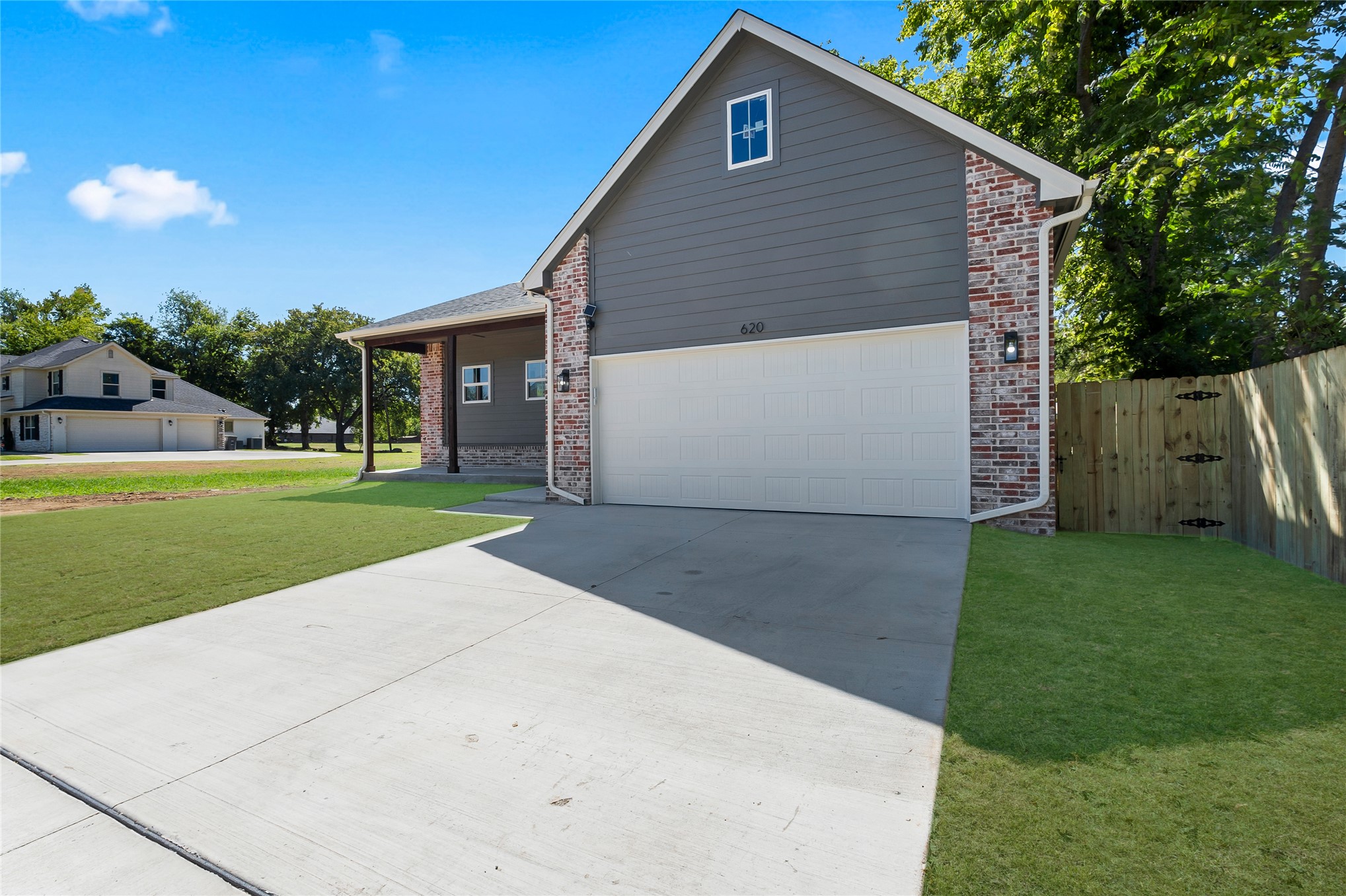 620 E Seminole Place Property Photo 12
