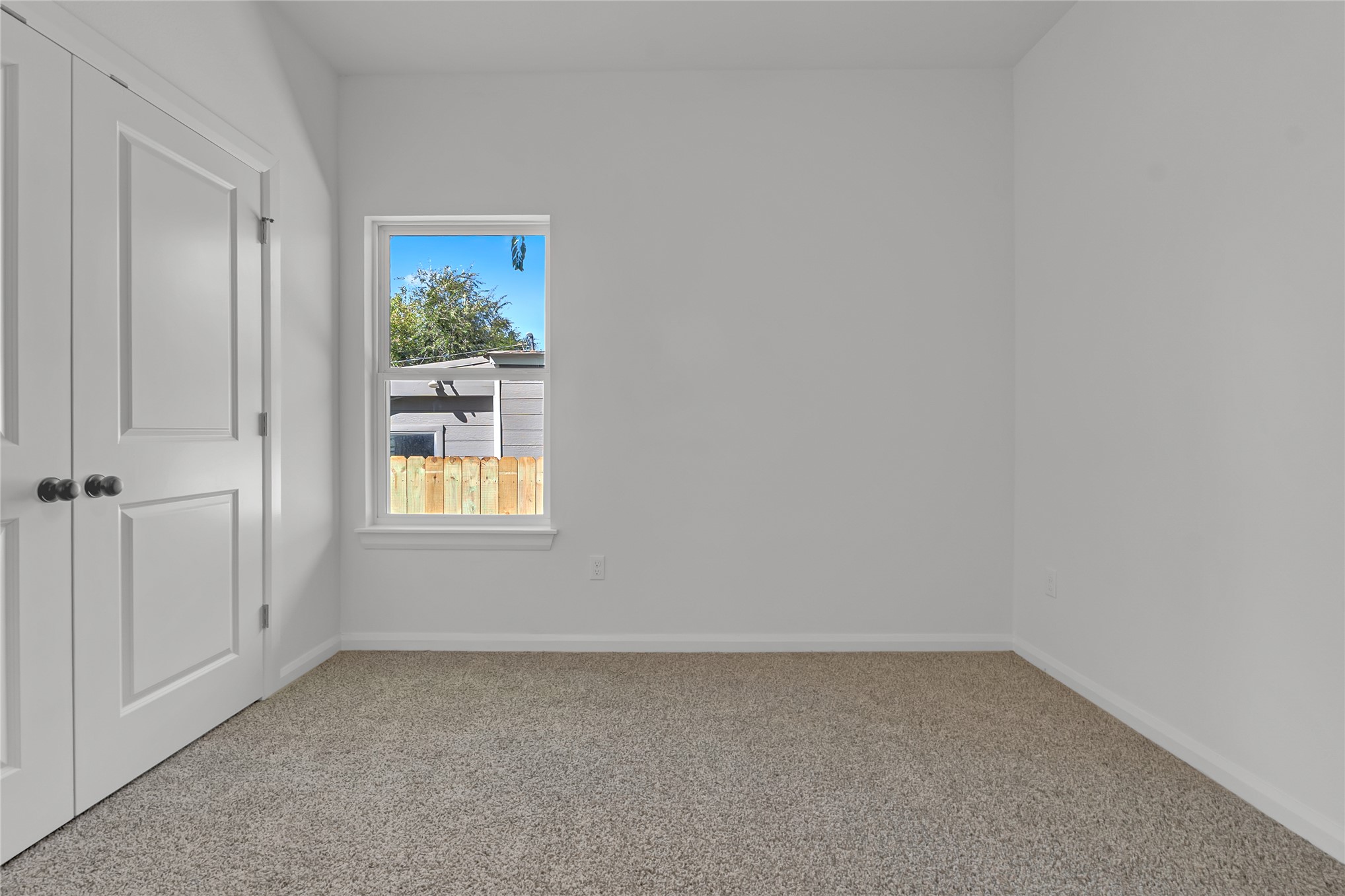 620 E Seminole Place Property Photo 36