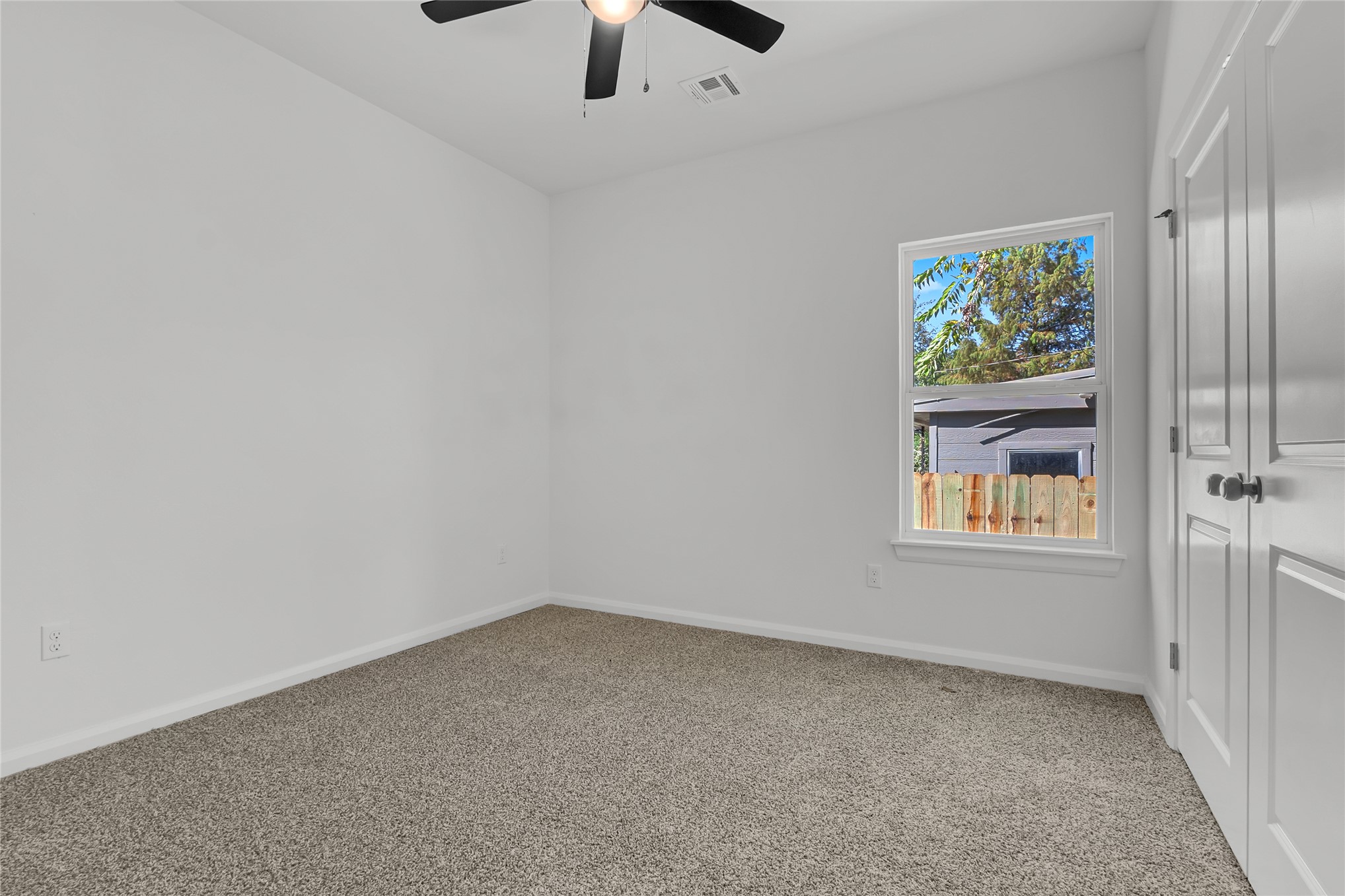 620 E Seminole Place Property Photo 37