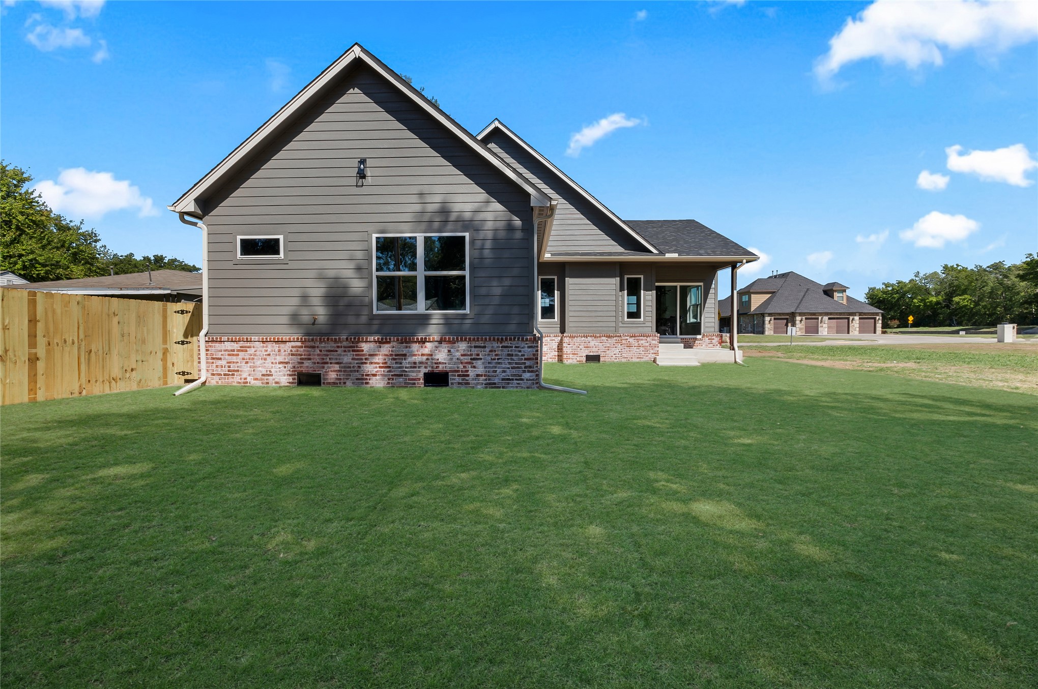 620 E Seminole Place Property Photo 45