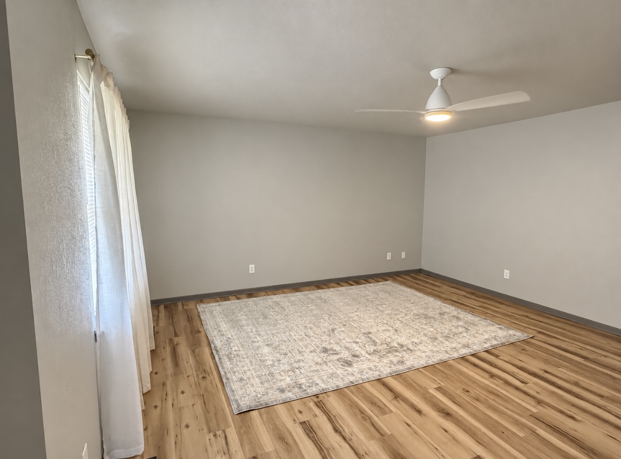 809 E Boone Property Photo 6