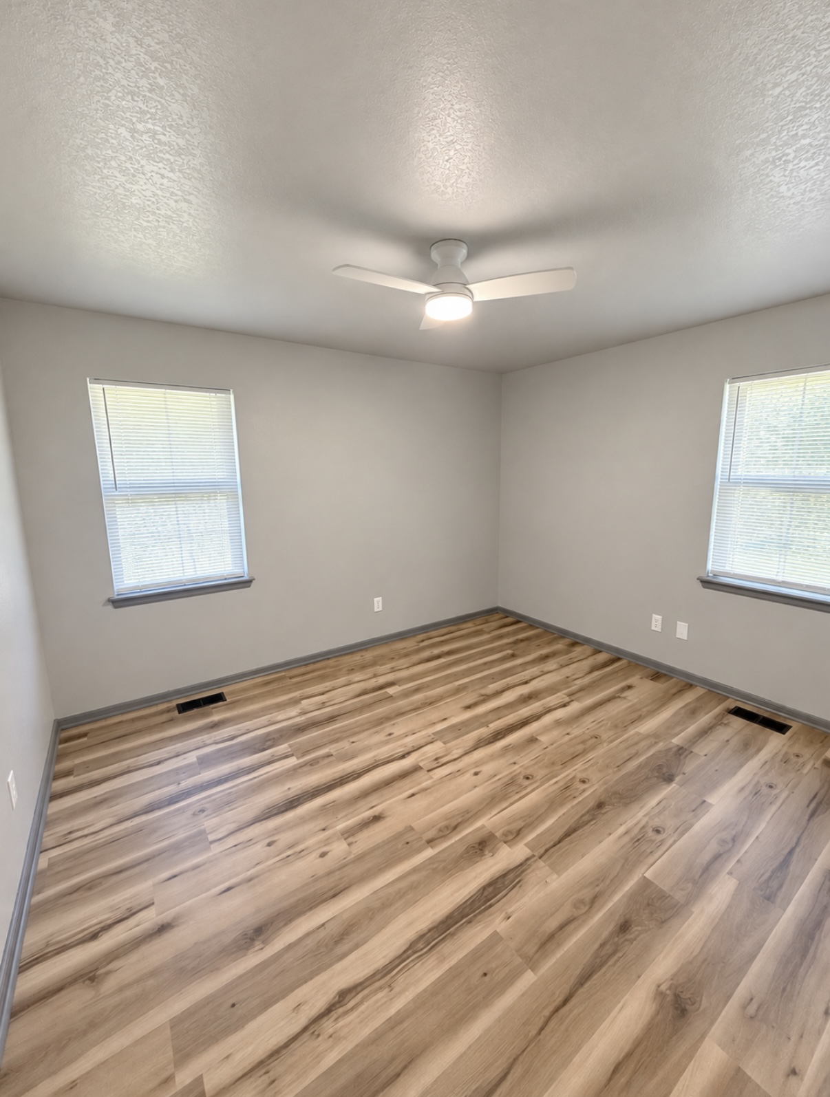 809 E Boone Property Photo 13
