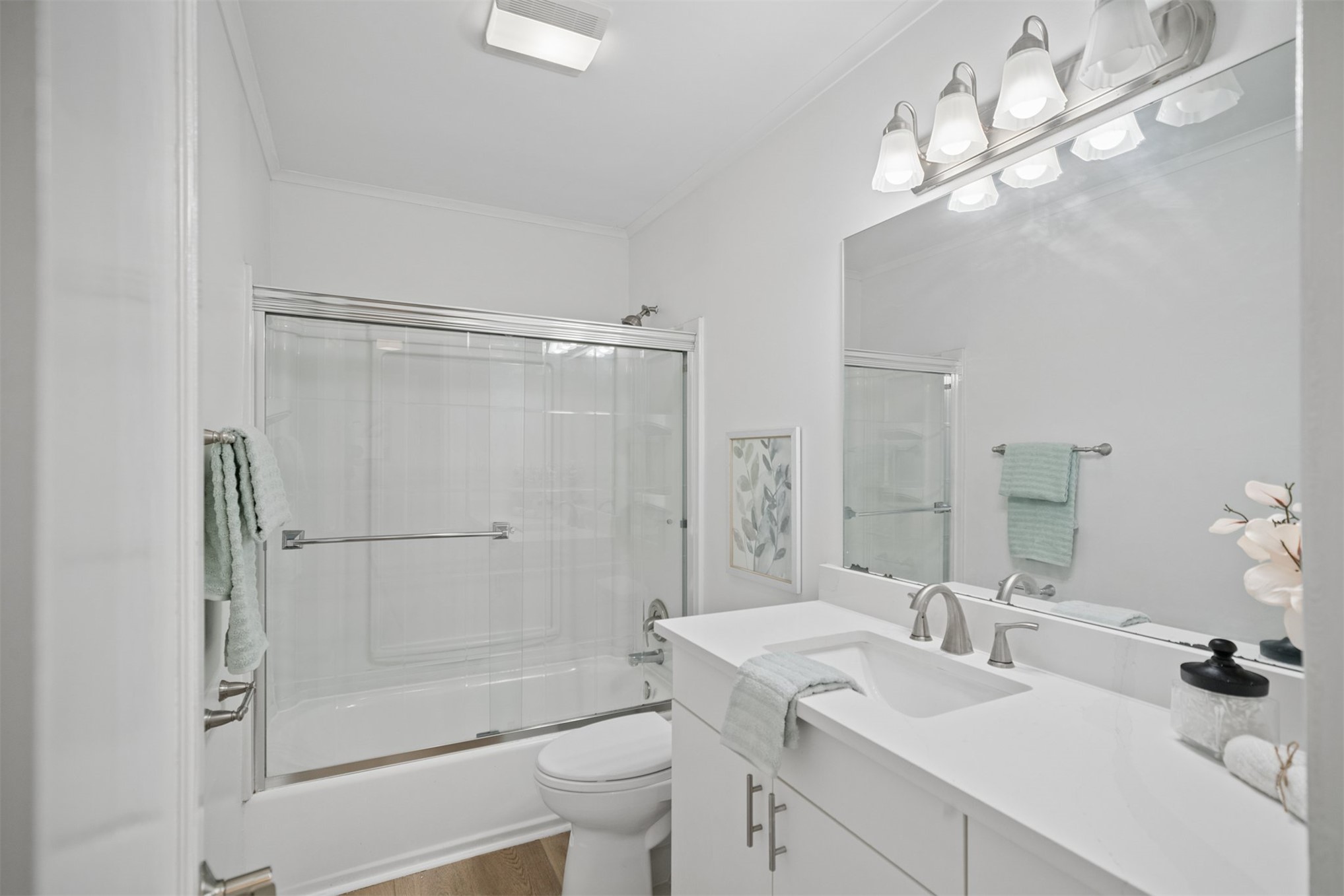 2748 E 4th Street Property Photo 13