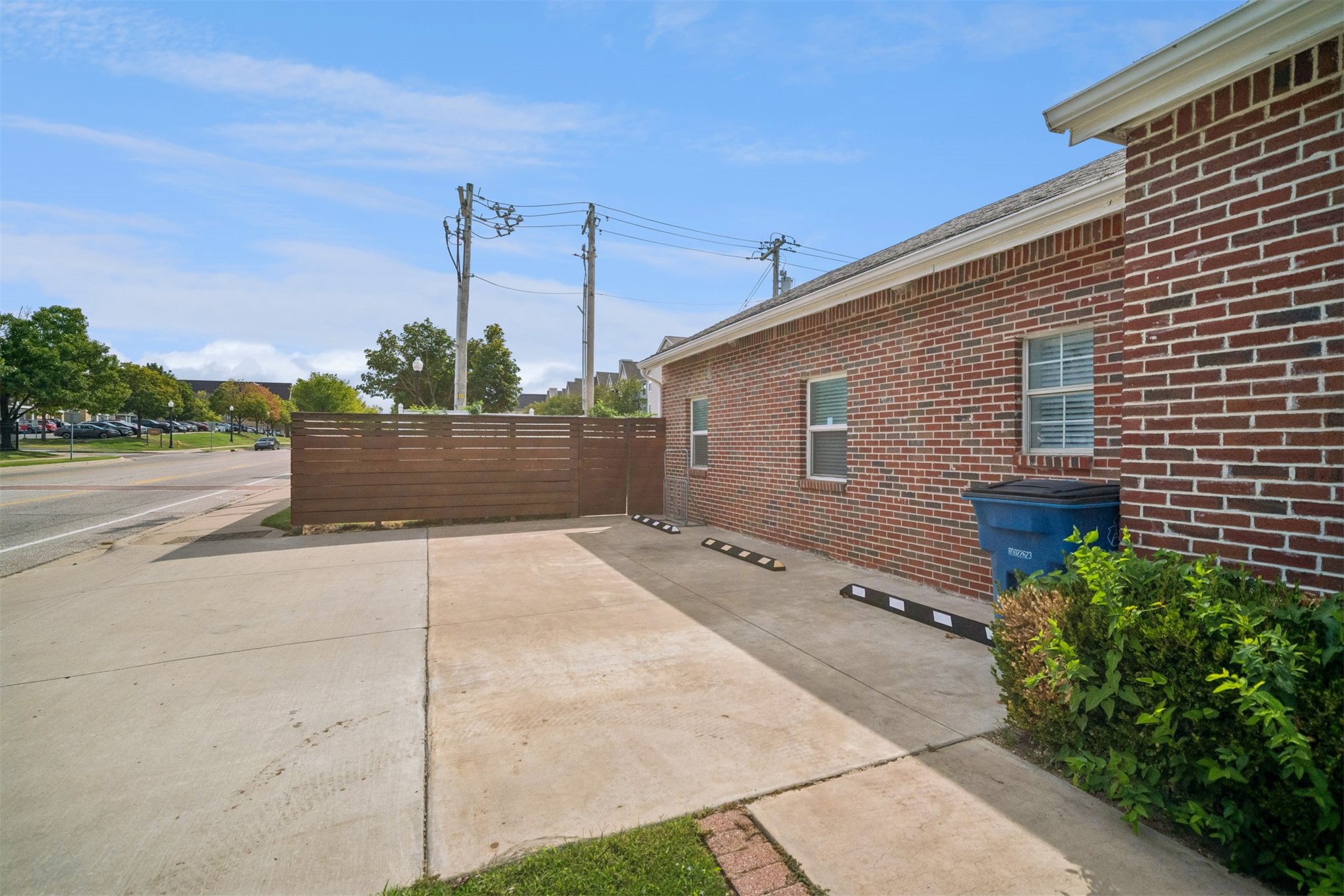 2748 E 4th Street Property Photo 34