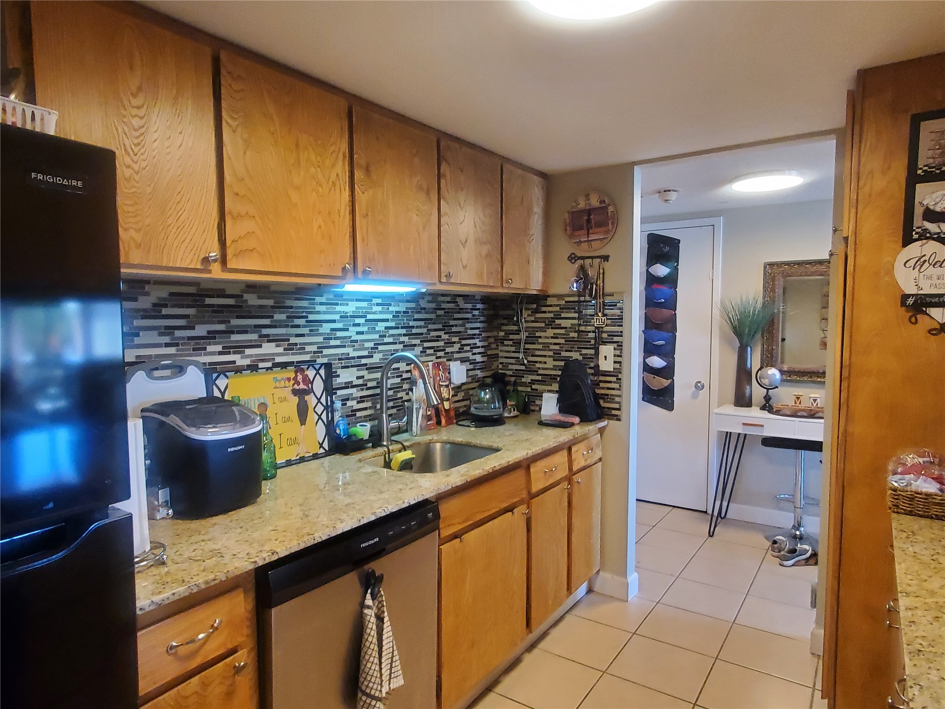 450 W 7th Street 507 Property Photo 9