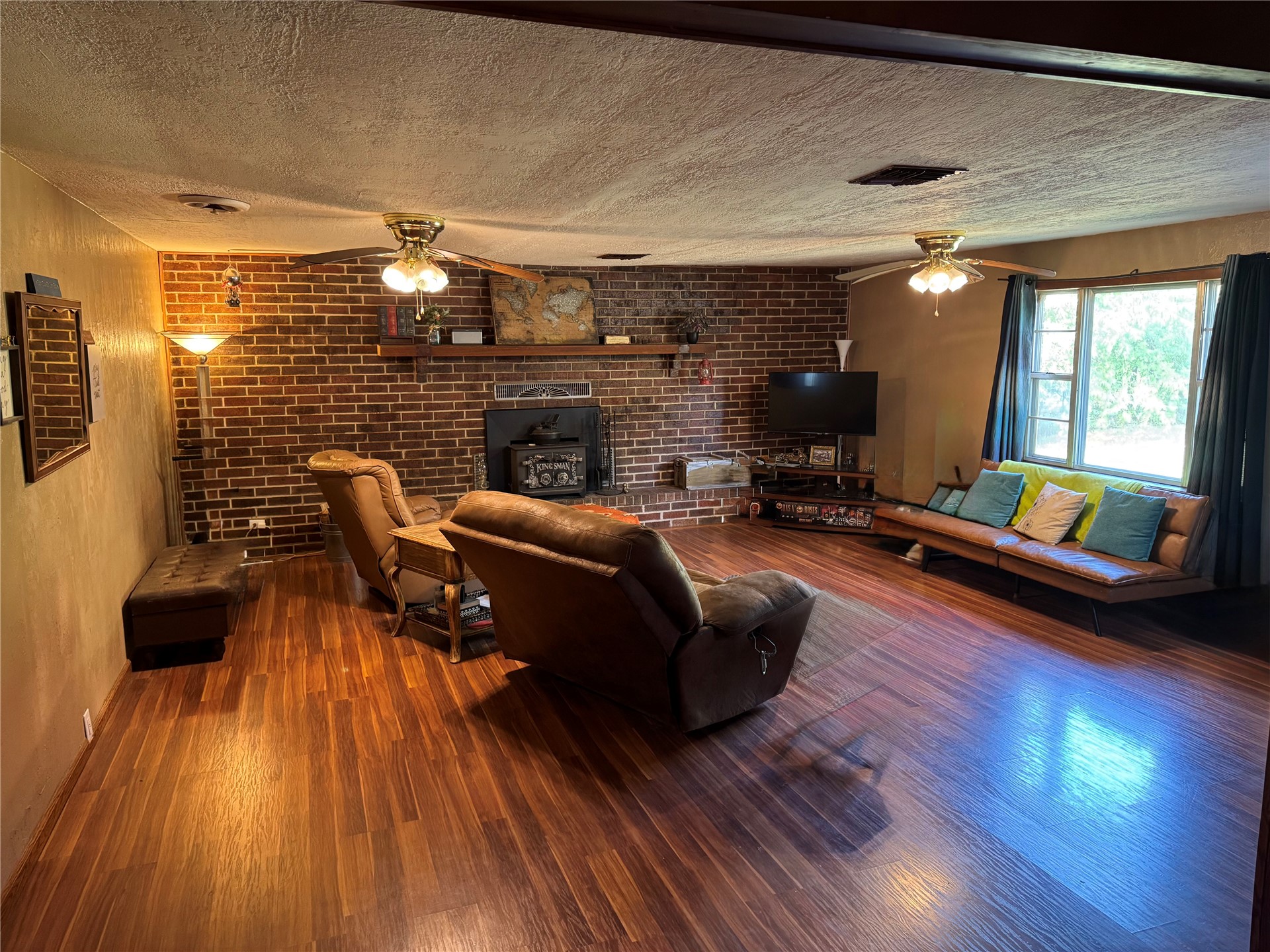449 Price Road Property Photo 3