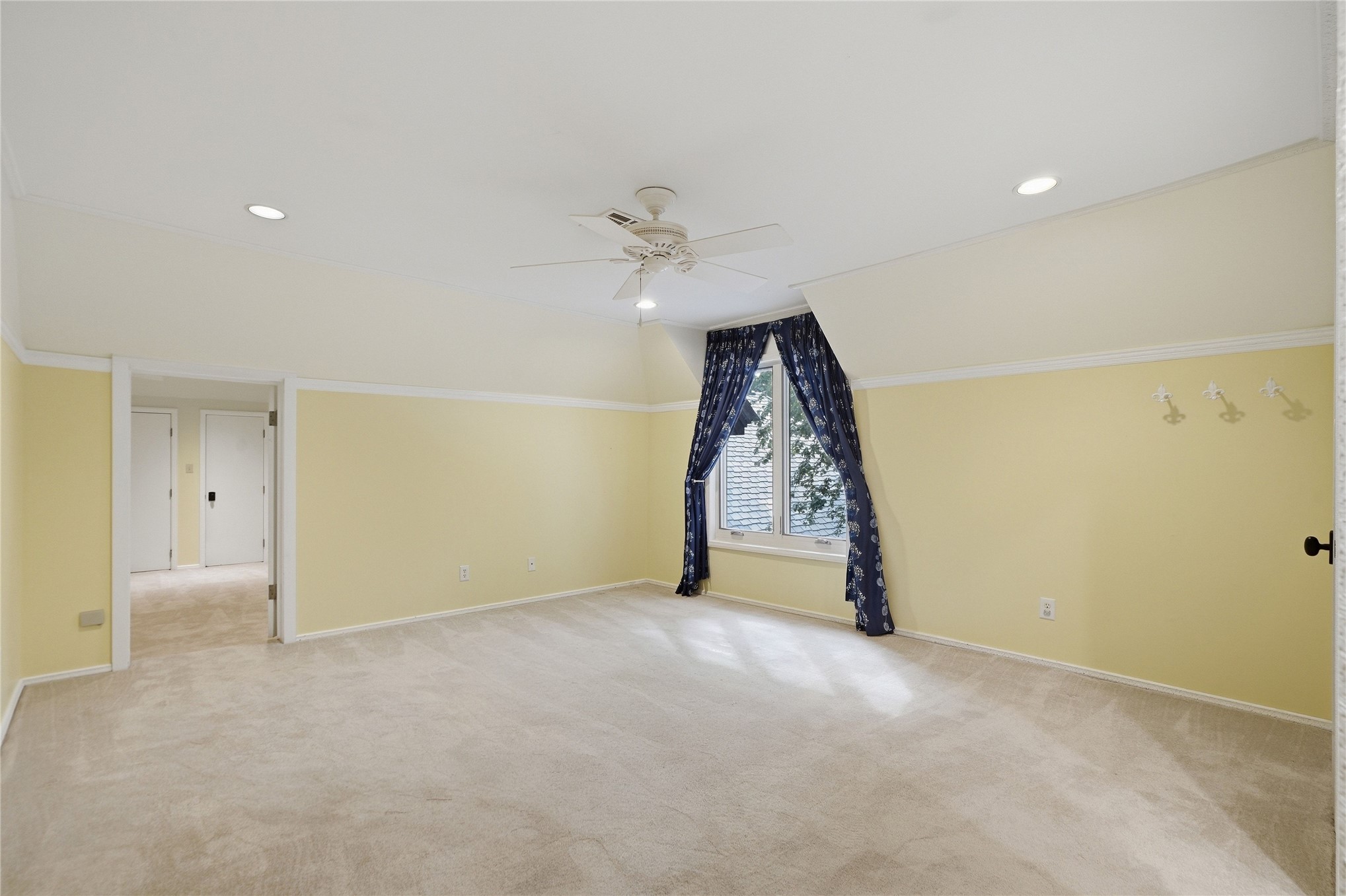 2222 E 30th Place Property Photo 42