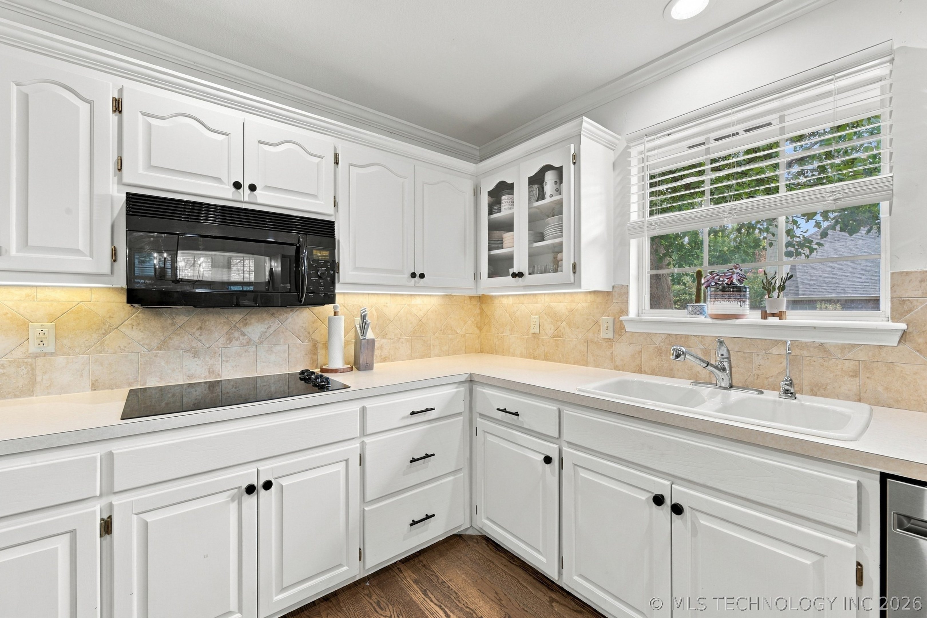 8236 S Evanston Avenue Property Photo 12
