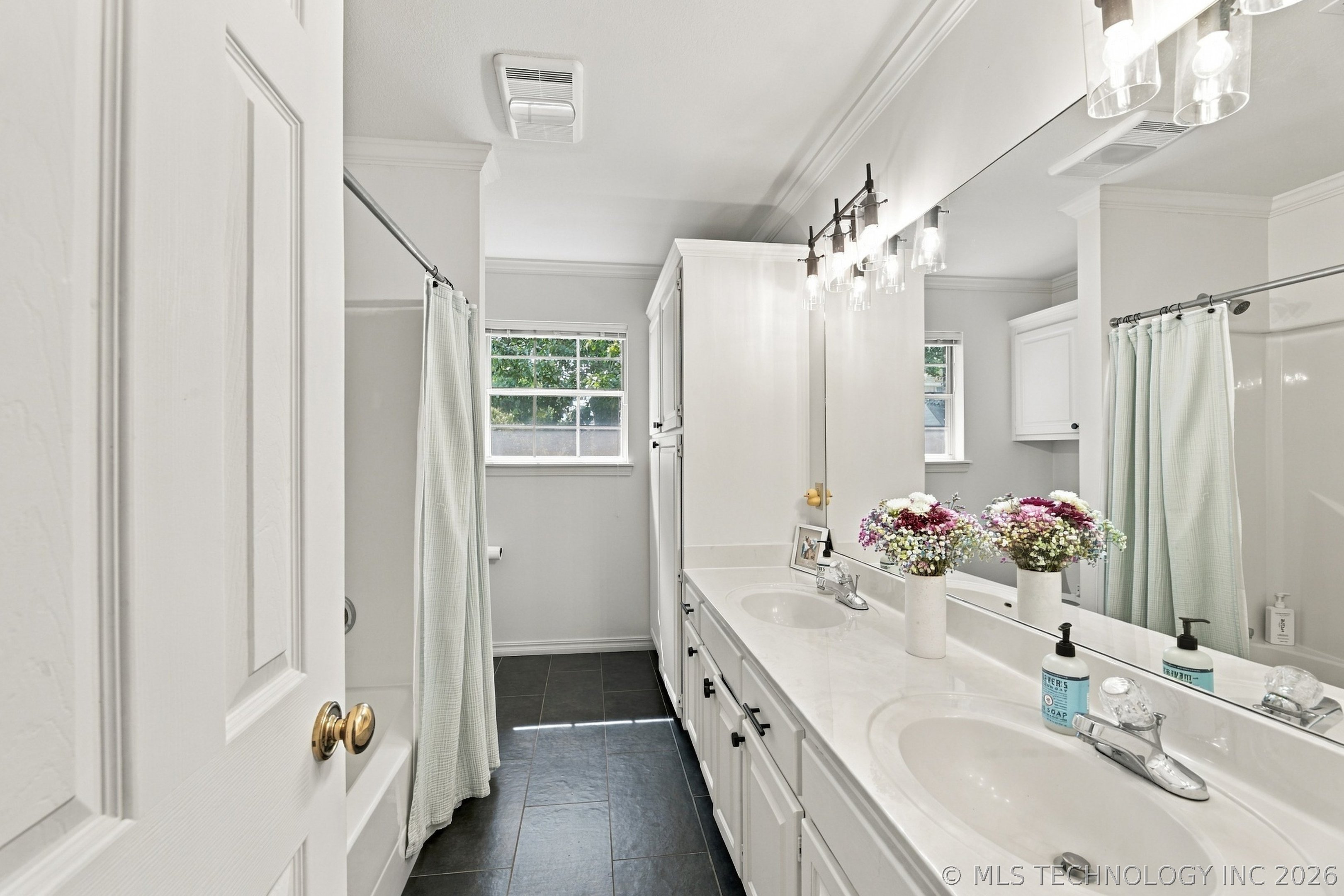 8236 S Evanston Avenue Property Photo 23